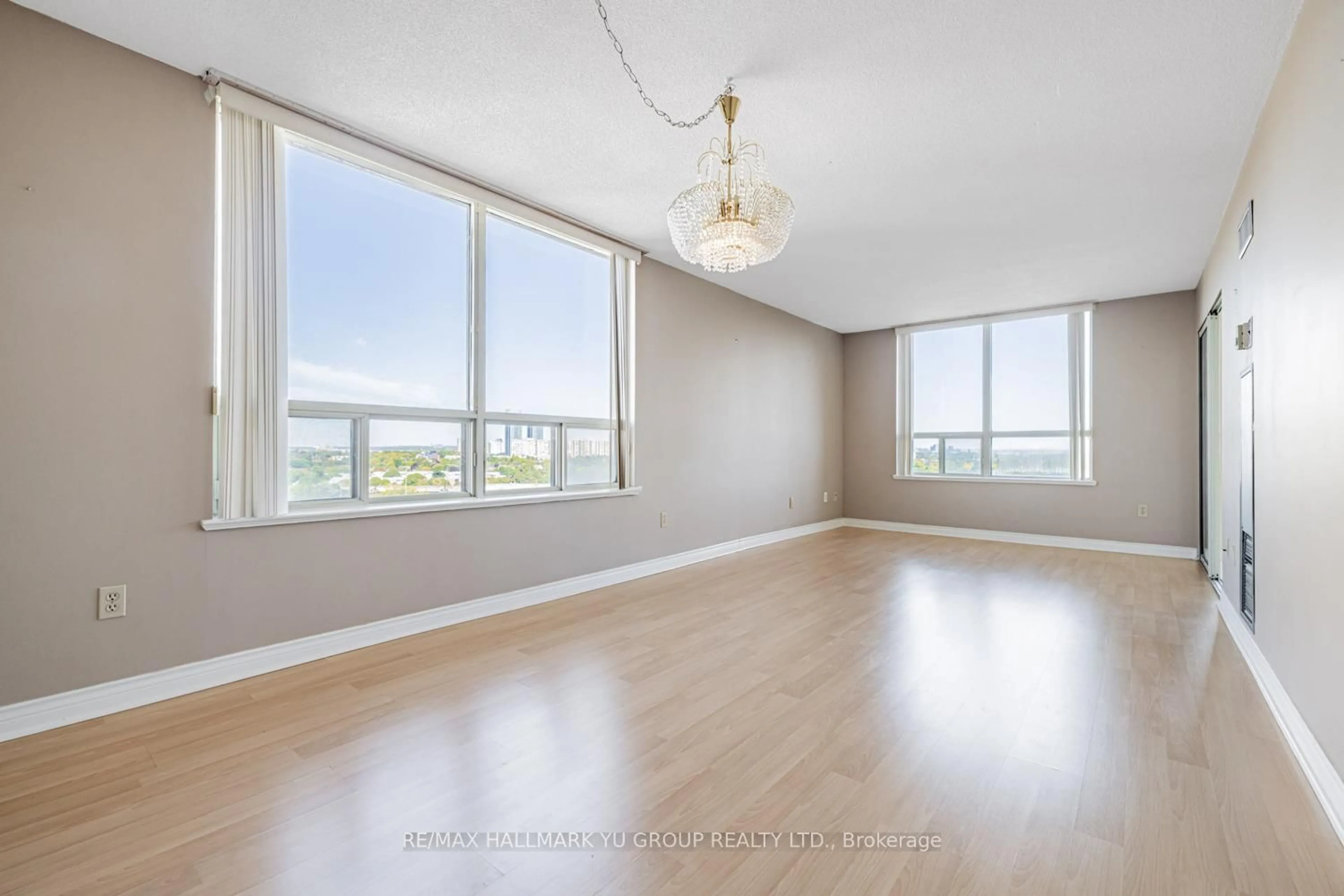 A pic of a room for 7 Townsgate Dr #1203, Vaughan Ontario L4J 7Z9