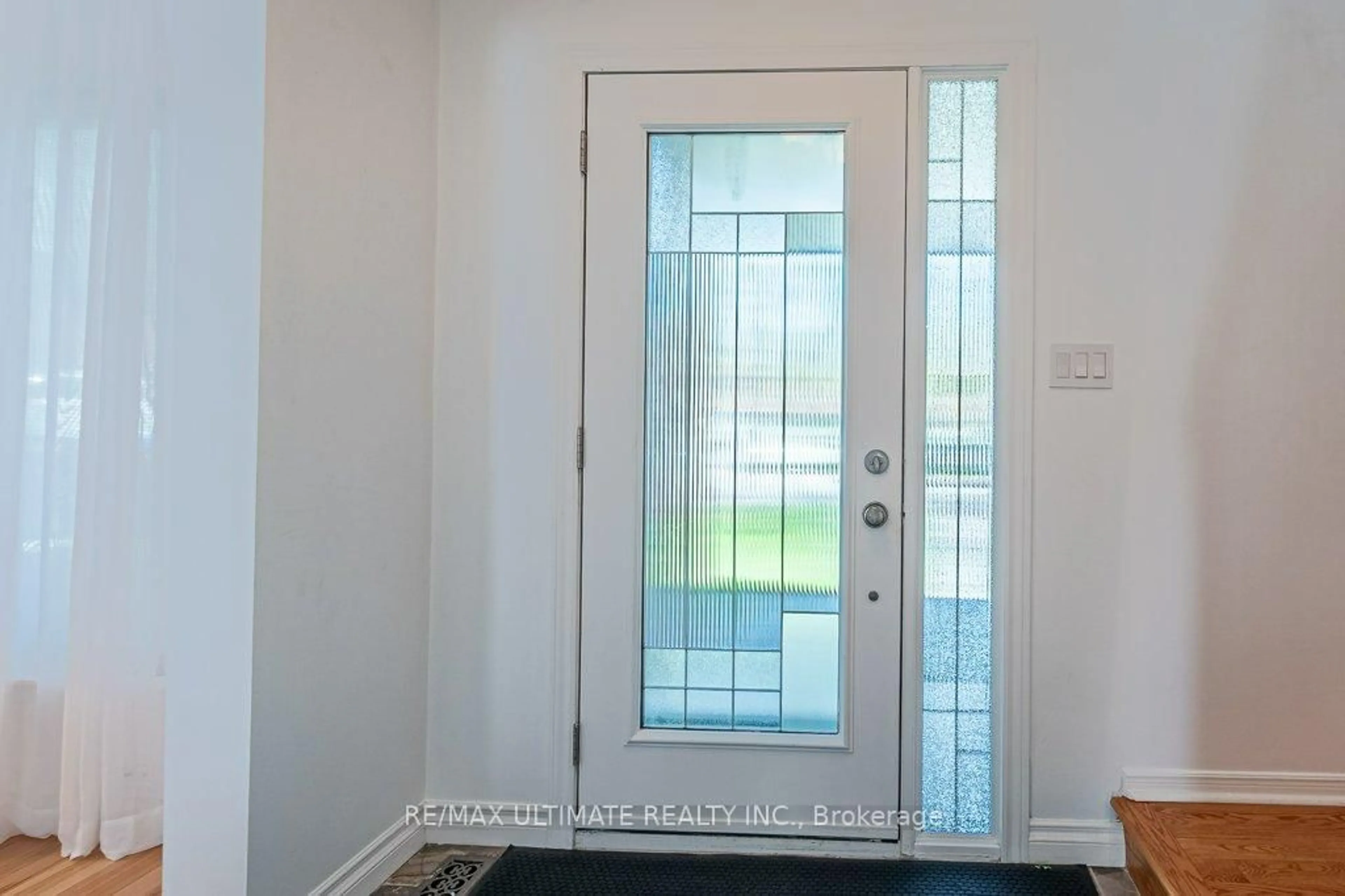 Indoor entryway for 23 Morrow Dr, New Tecumseth Ontario L9R 1M6