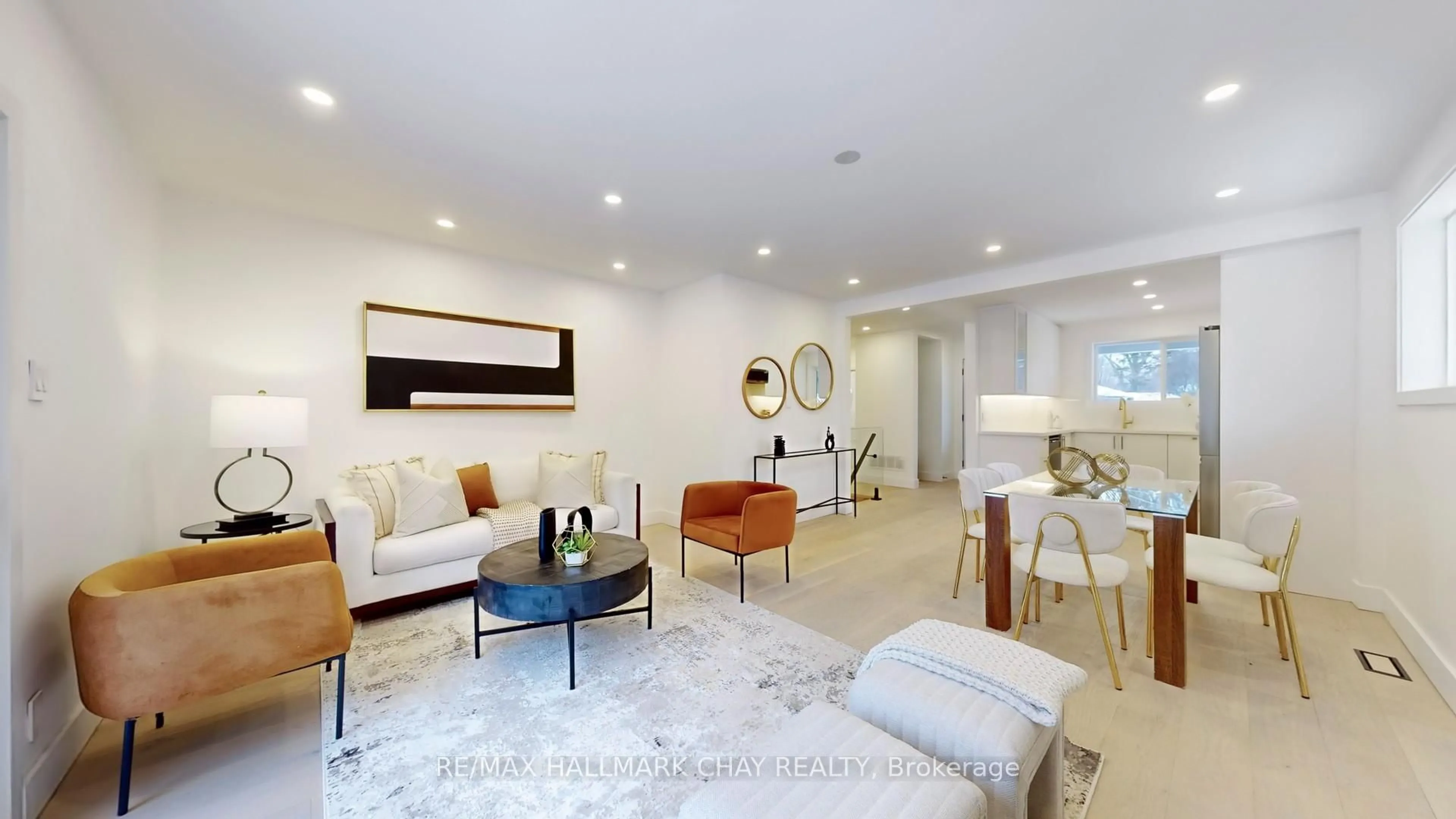 Living room with furniture, unknown for 3 Davidson Rd, Aurora Ontario L4G 2A9