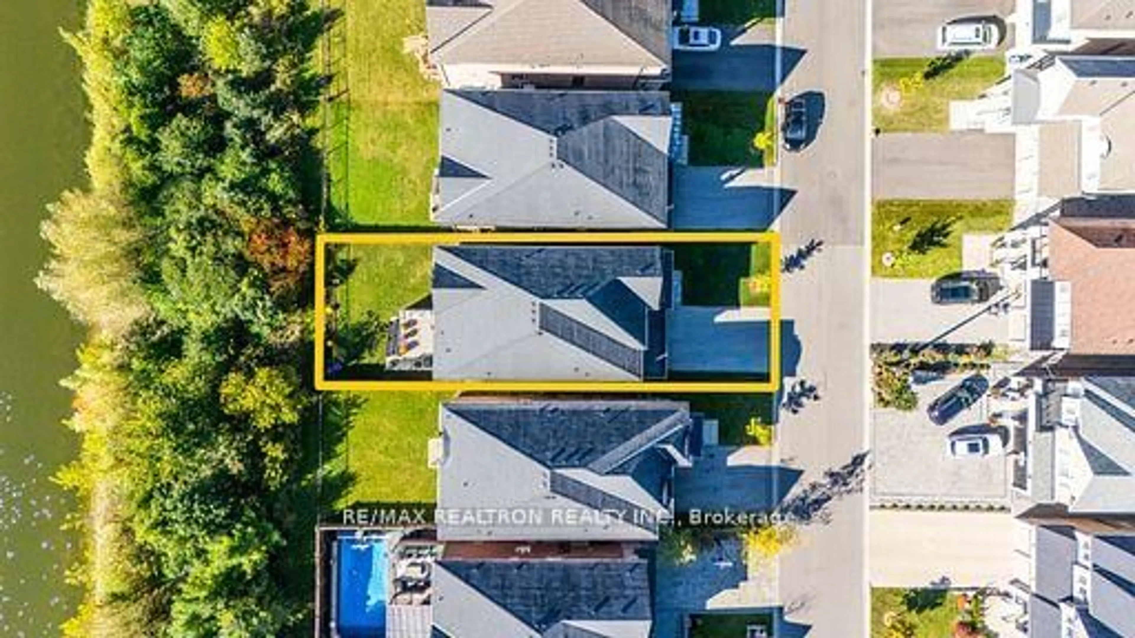 A pic from outside/outdoor area/front of a property/back of a property/a pic from drone, street for 53 Gallant Pl, Vaughan Ontario L4L 1A6