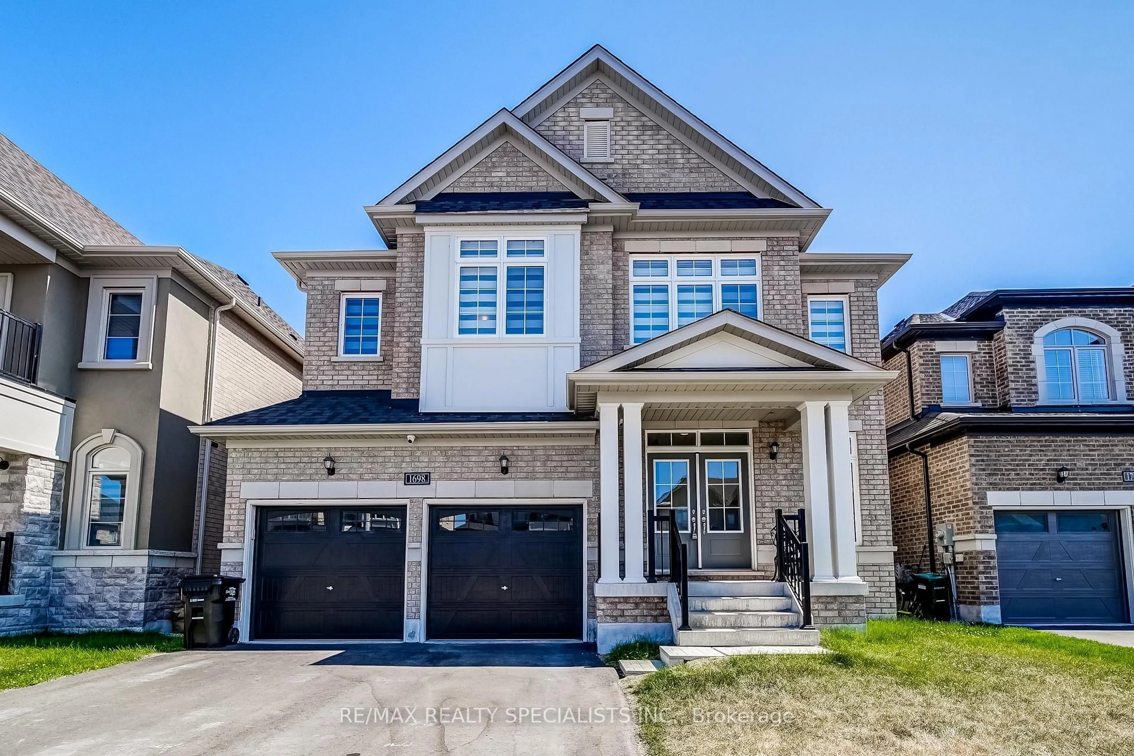 Home with brick exterior material, street for 1698 Corsal Crt, Innisfil Ontario L9S 0P9