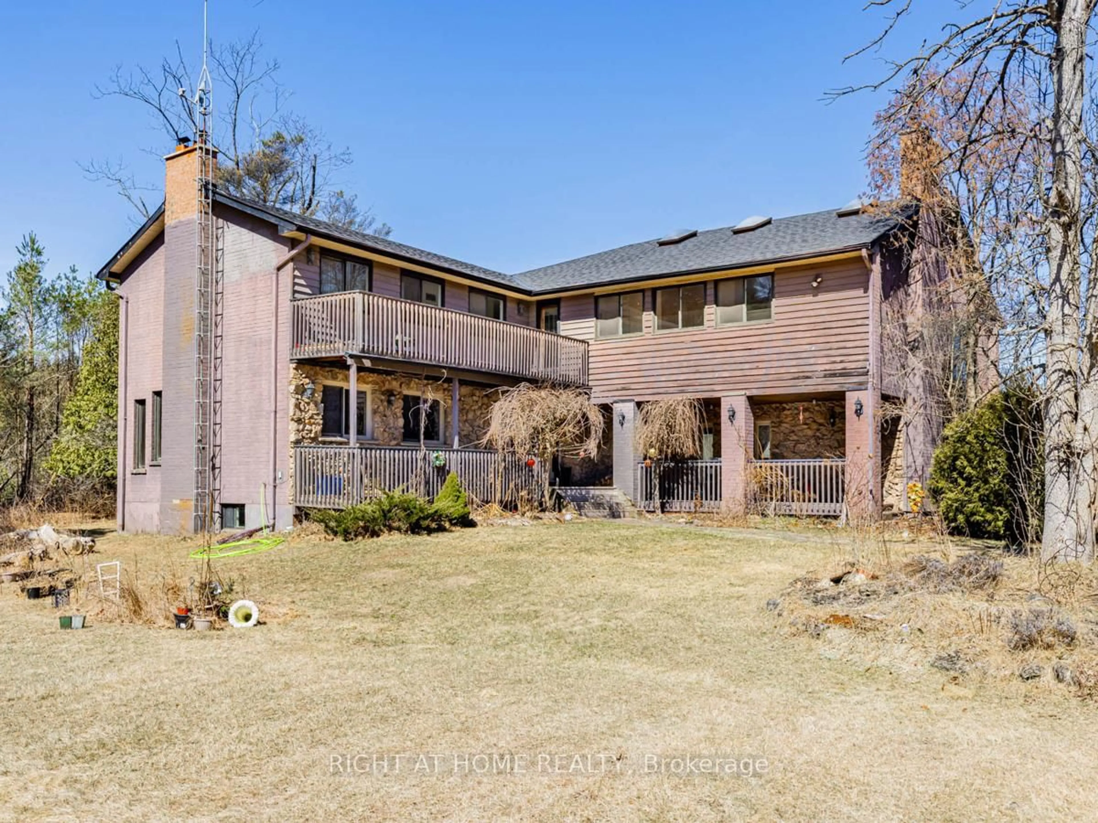 A pic from outside/outdoor area/front of a property/back of a property/a pic from drone, unknown for 4282 Vivian Rd, Whitchurch-Stouffville Ontario L4A 1Z2