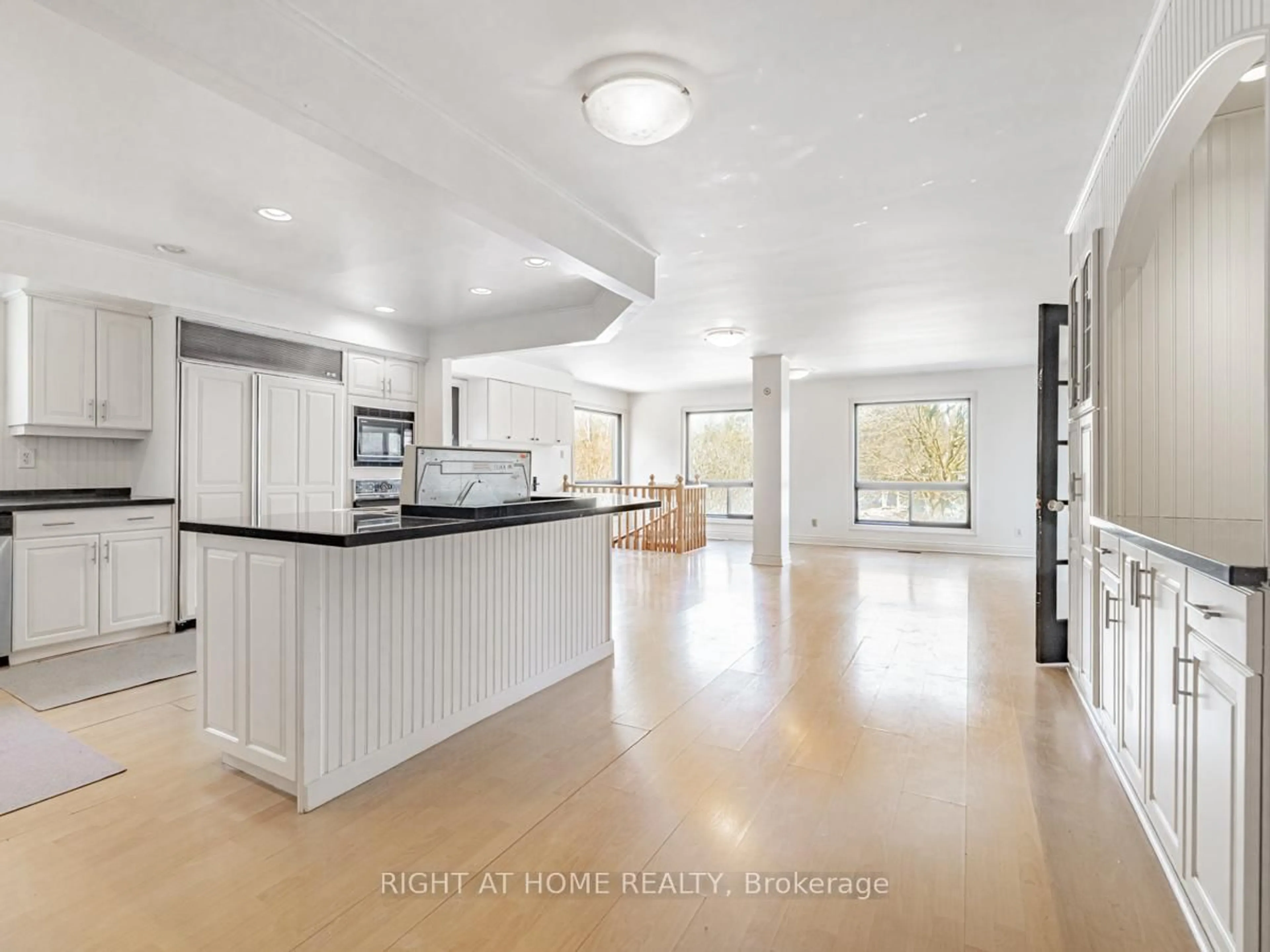 Open concept kitchen, unknown for 4282 Vivian Rd, Whitchurch-Stouffville Ontario L4A 1Z2