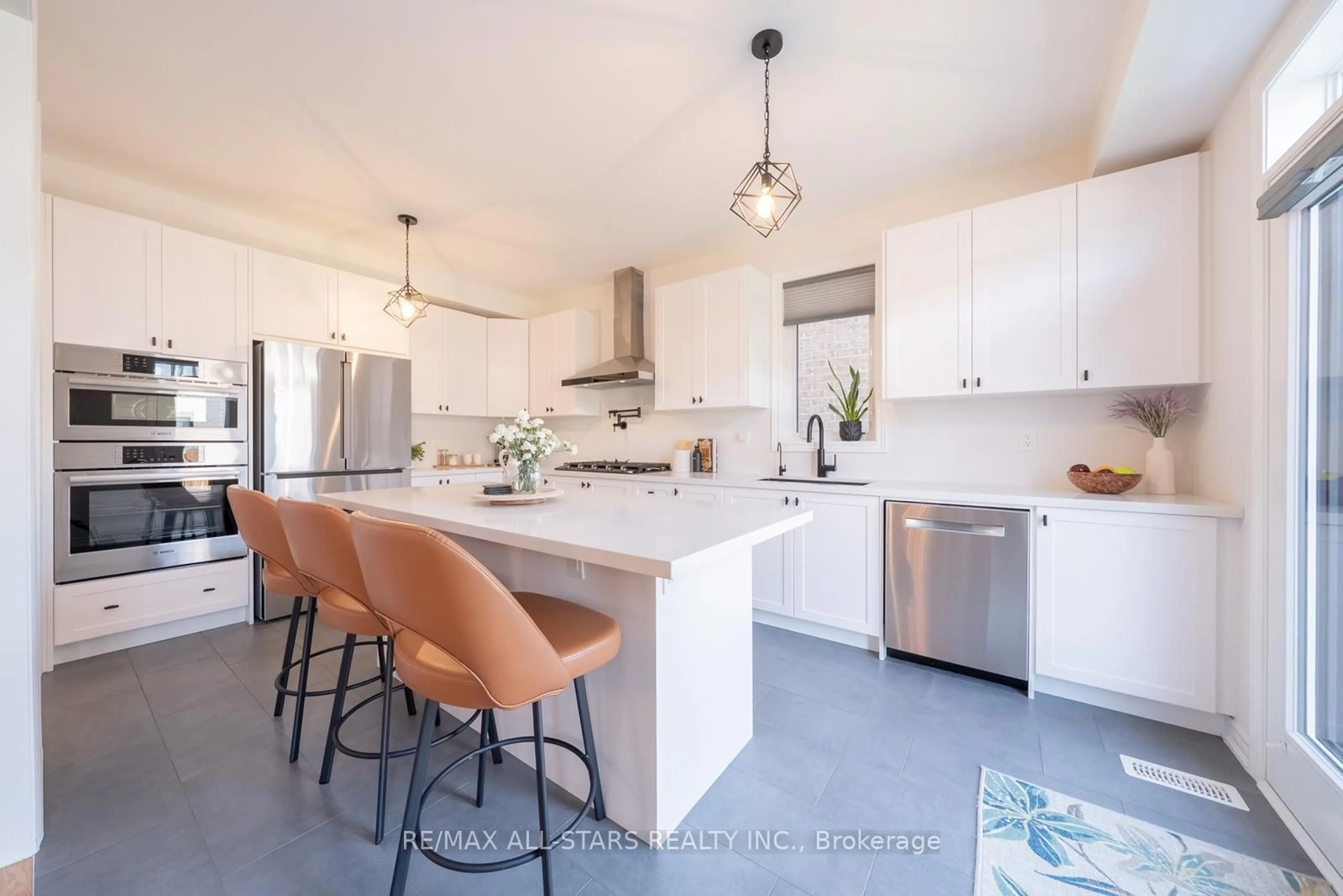 Open concept kitchen, ceramic/tile floor for 197 Boundary Blvd, Whitchurch-Stouffville Ontario L4A 4W3