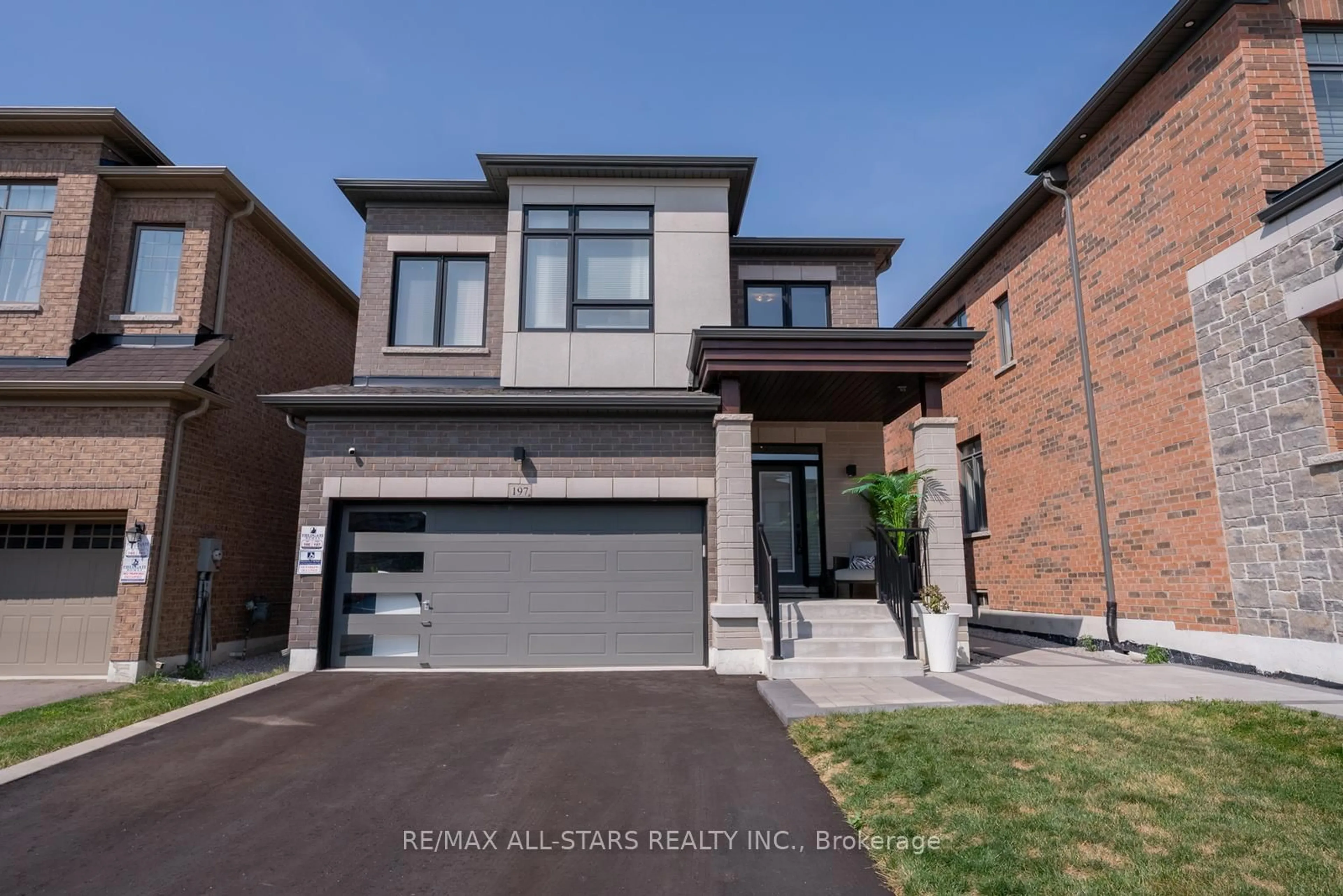 Home with brick exterior material, street for 197 Boundary Blvd, Whitchurch-Stouffville Ontario L4A 4W3