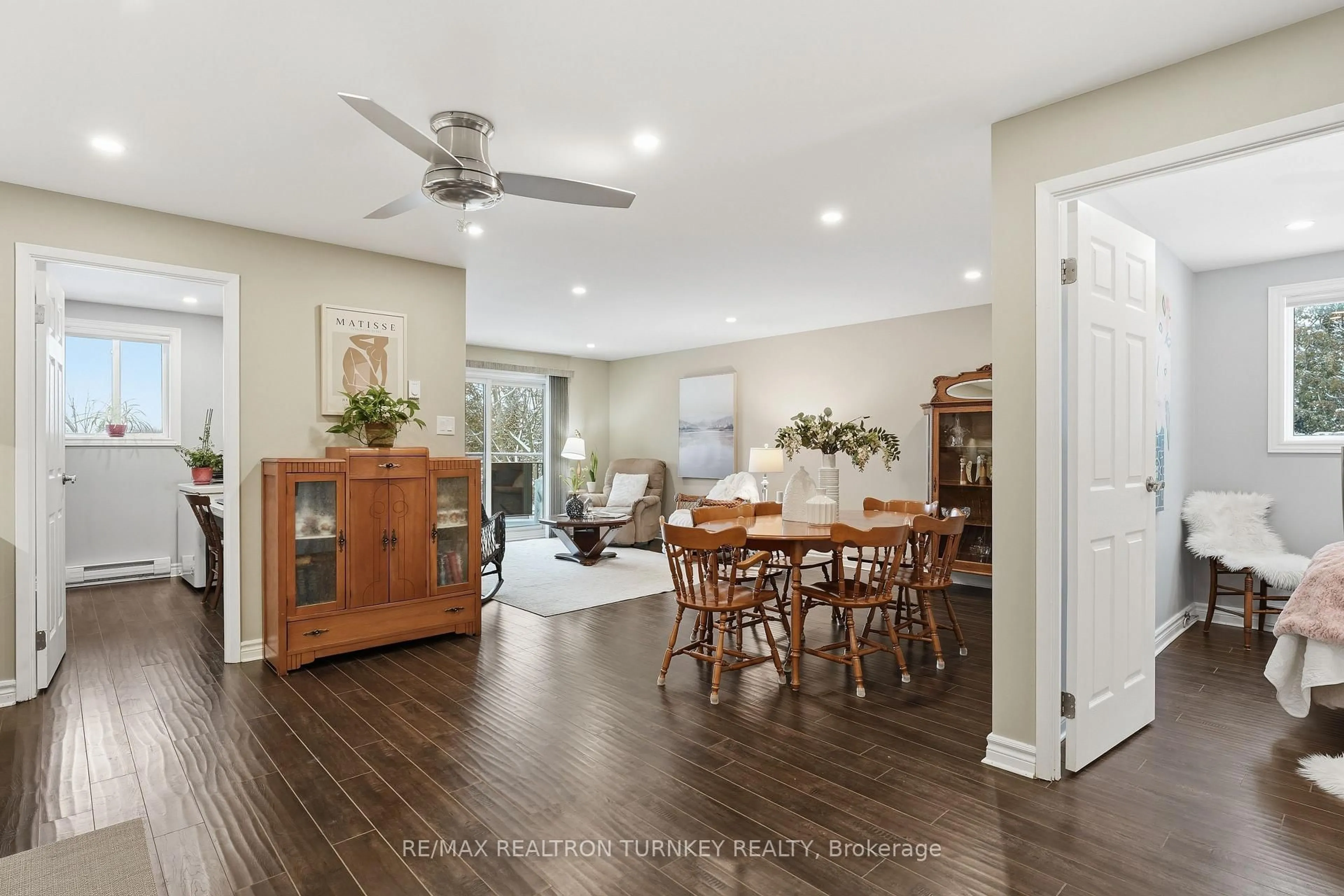 Unknown for 74 The Queensway #202, Georgina Ontario L4P 1Z3