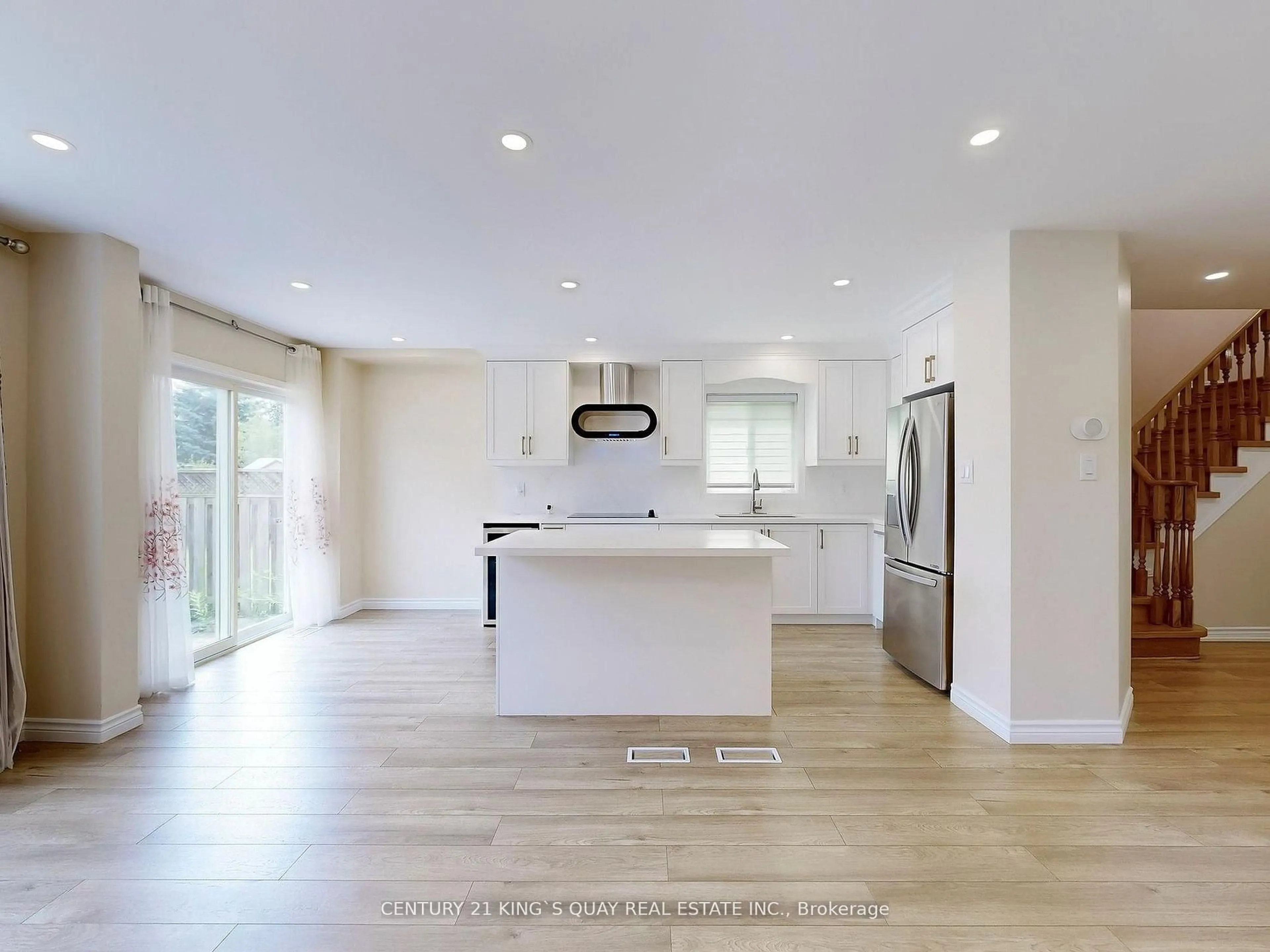 Open concept kitchen, unknown for 71 Rembrandt Dr, Markham Ontario L3R 4W6