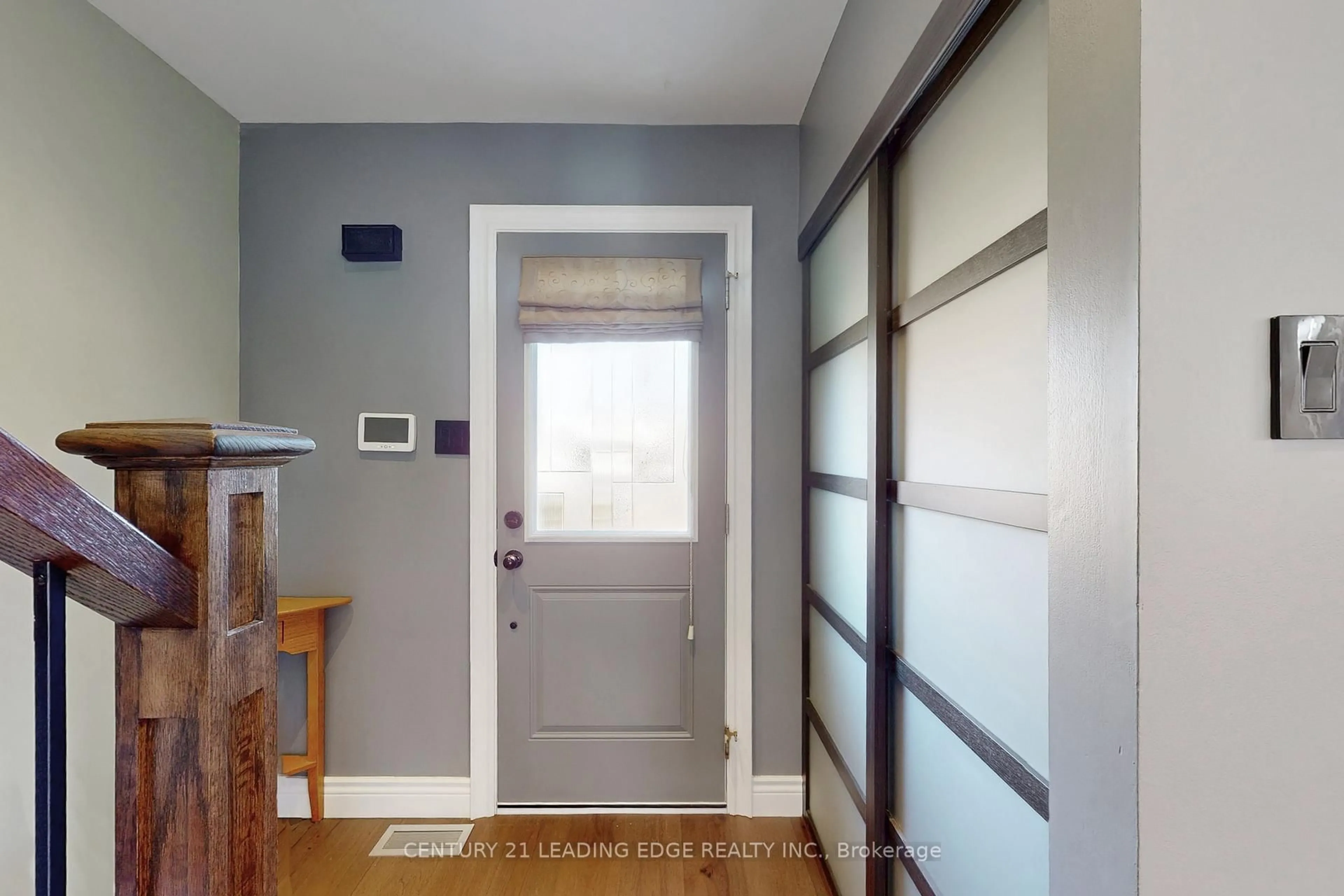 Indoor entryway for 49 Madsen Cres, Markham Ontario L3R 4P2