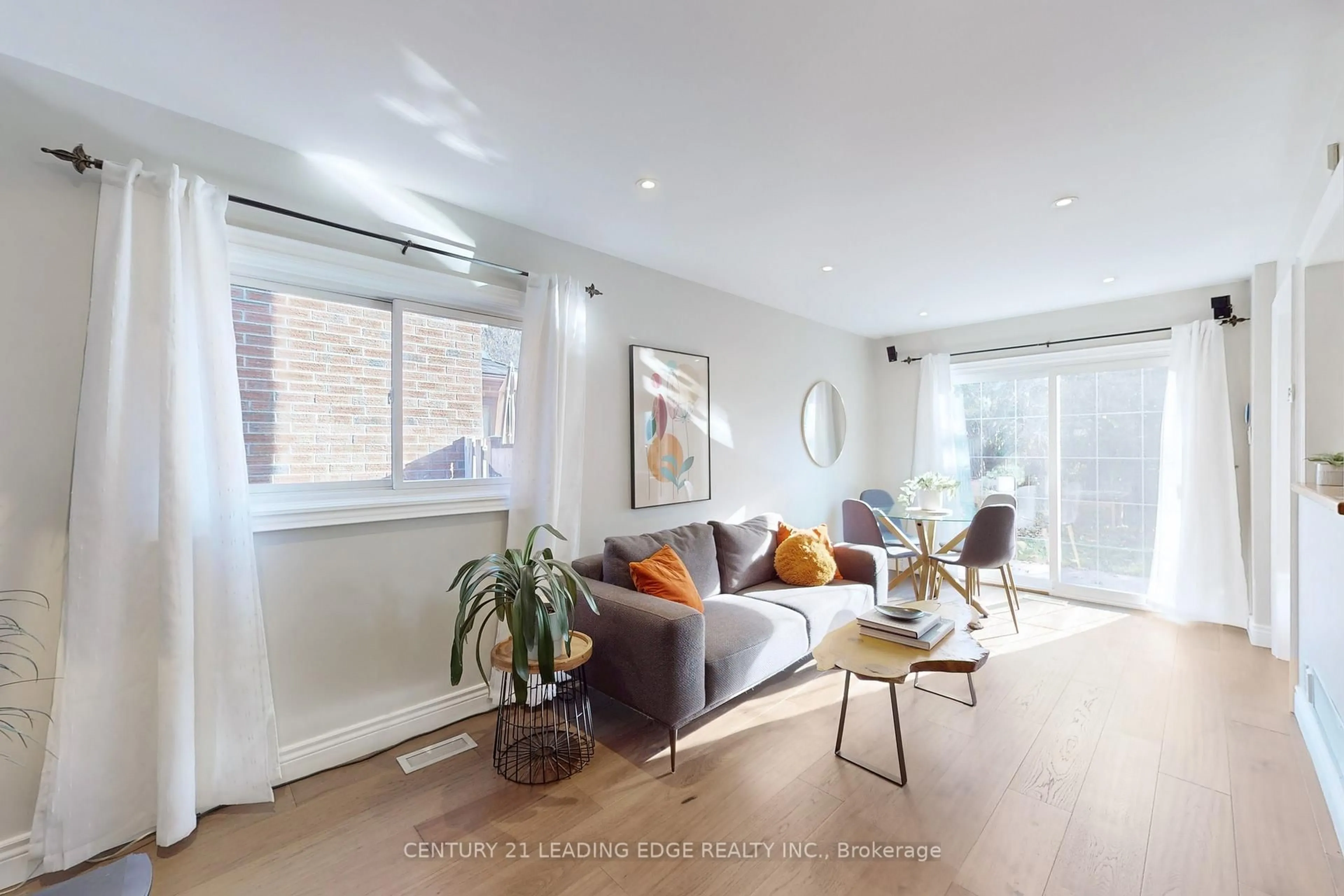 Living room with furniture, unknown for 49 Madsen Cres, Markham Ontario L3R 4P2