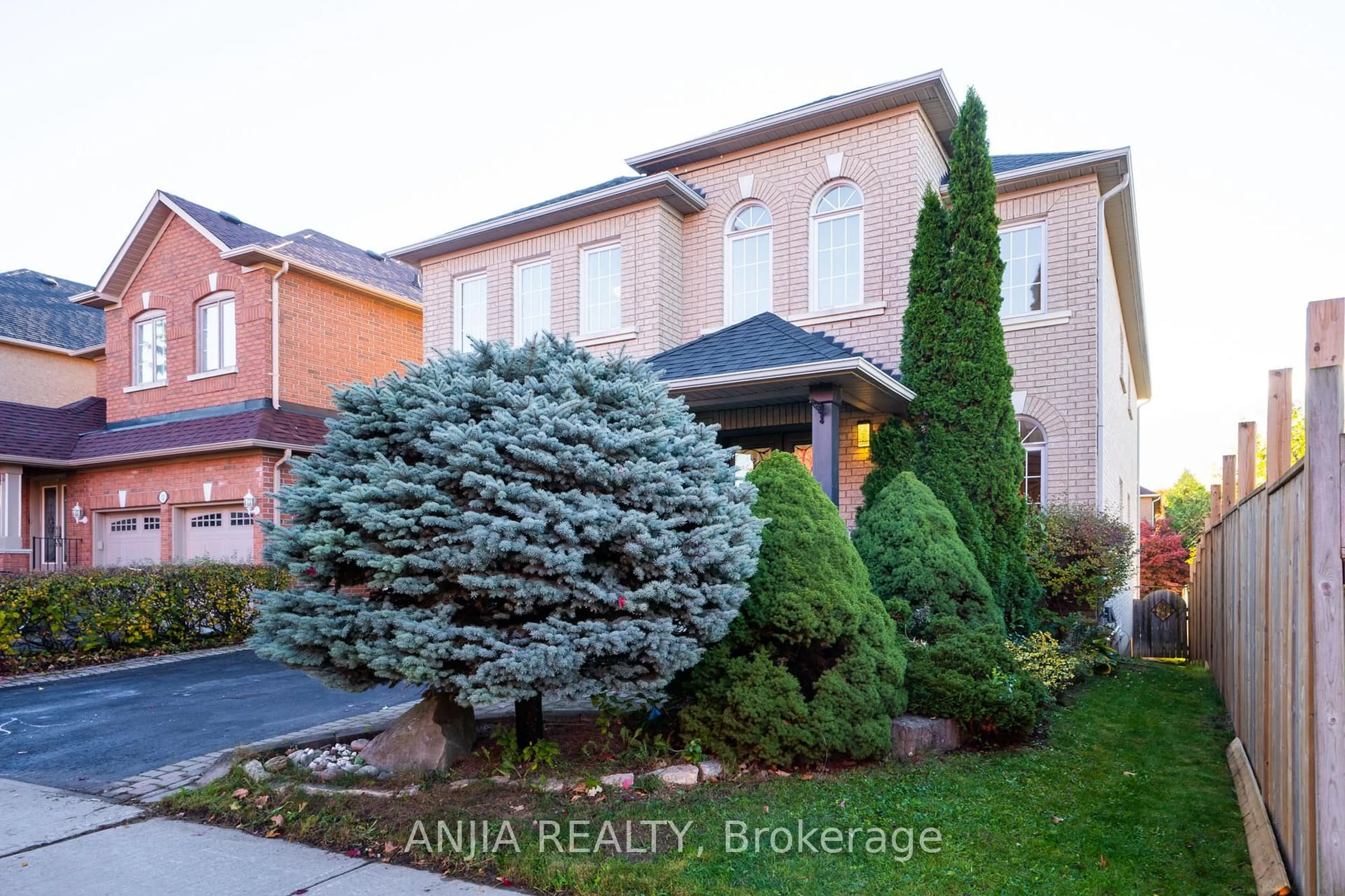 Home with brick exterior material, street for 54 Rouge Bank Dr, Markham Ontario L3S 4C7
