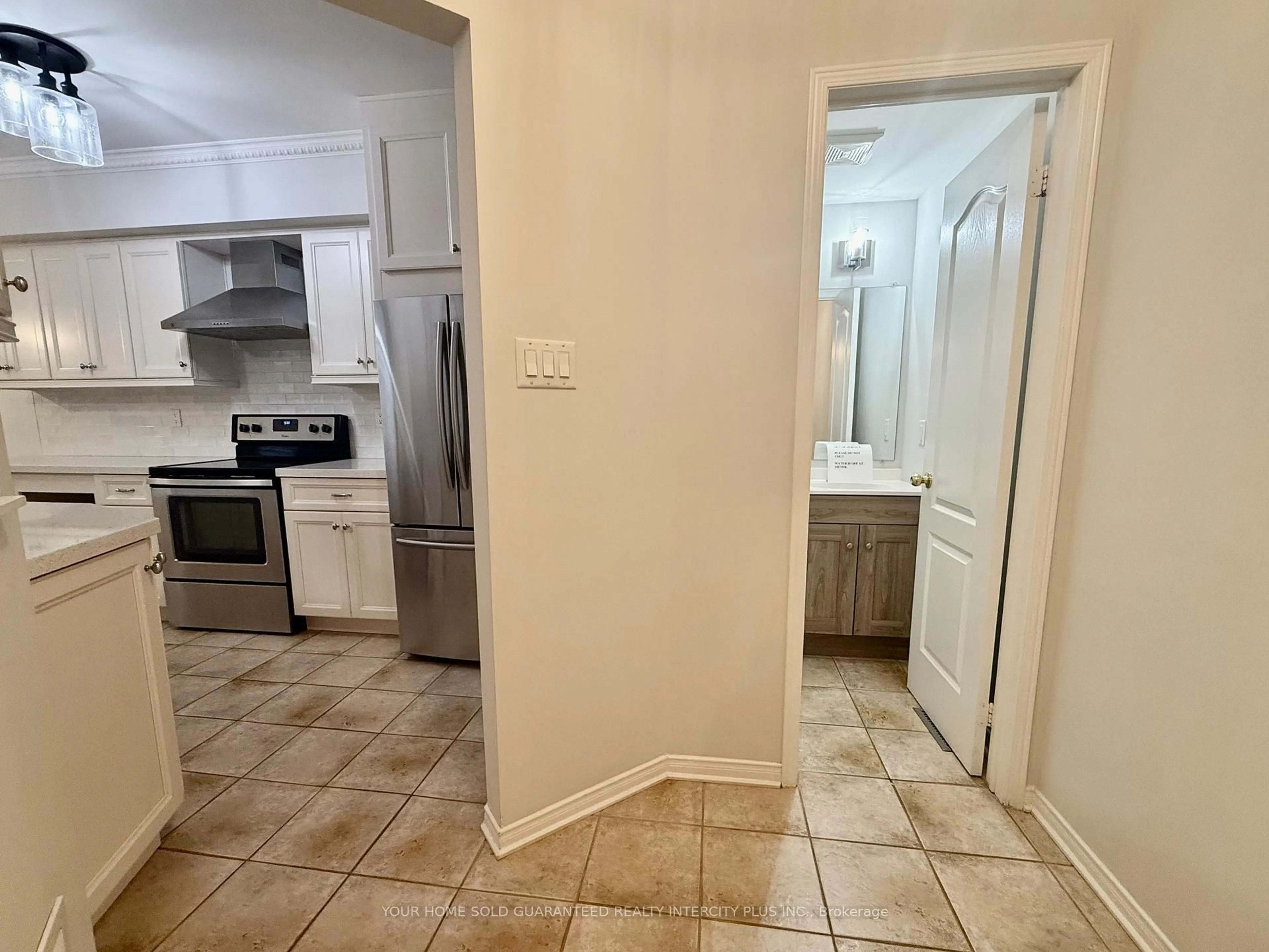 A pic of a room for 28 Delfire St, Vaughan Ontario L6A 2L9