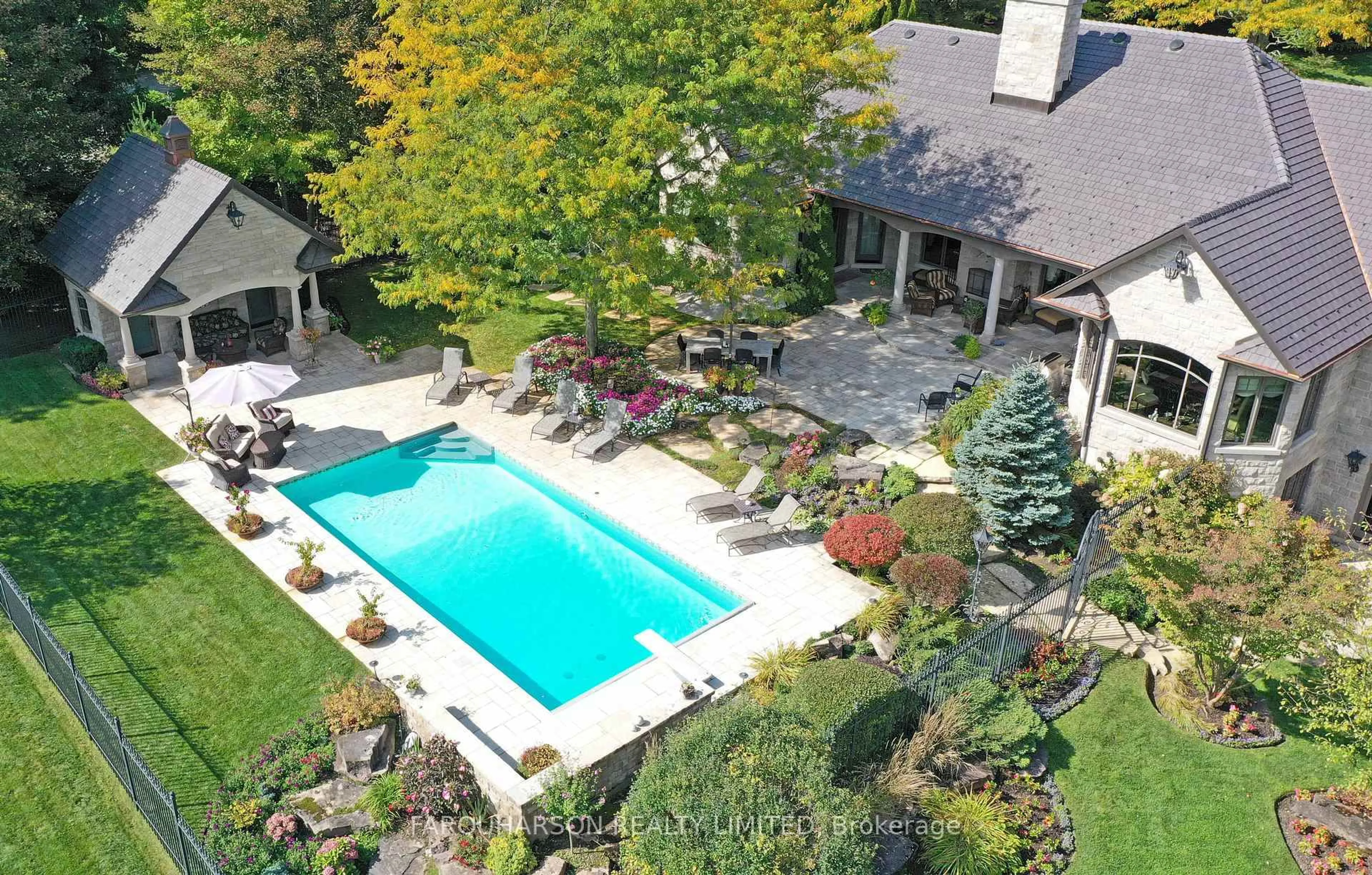 A pic from outside/outdoor area/front of a property/back of a property/a pic from drone, street for 7300 Concession 2 Rd, Whitchurch-Stouffville Ontario L9P 0H8