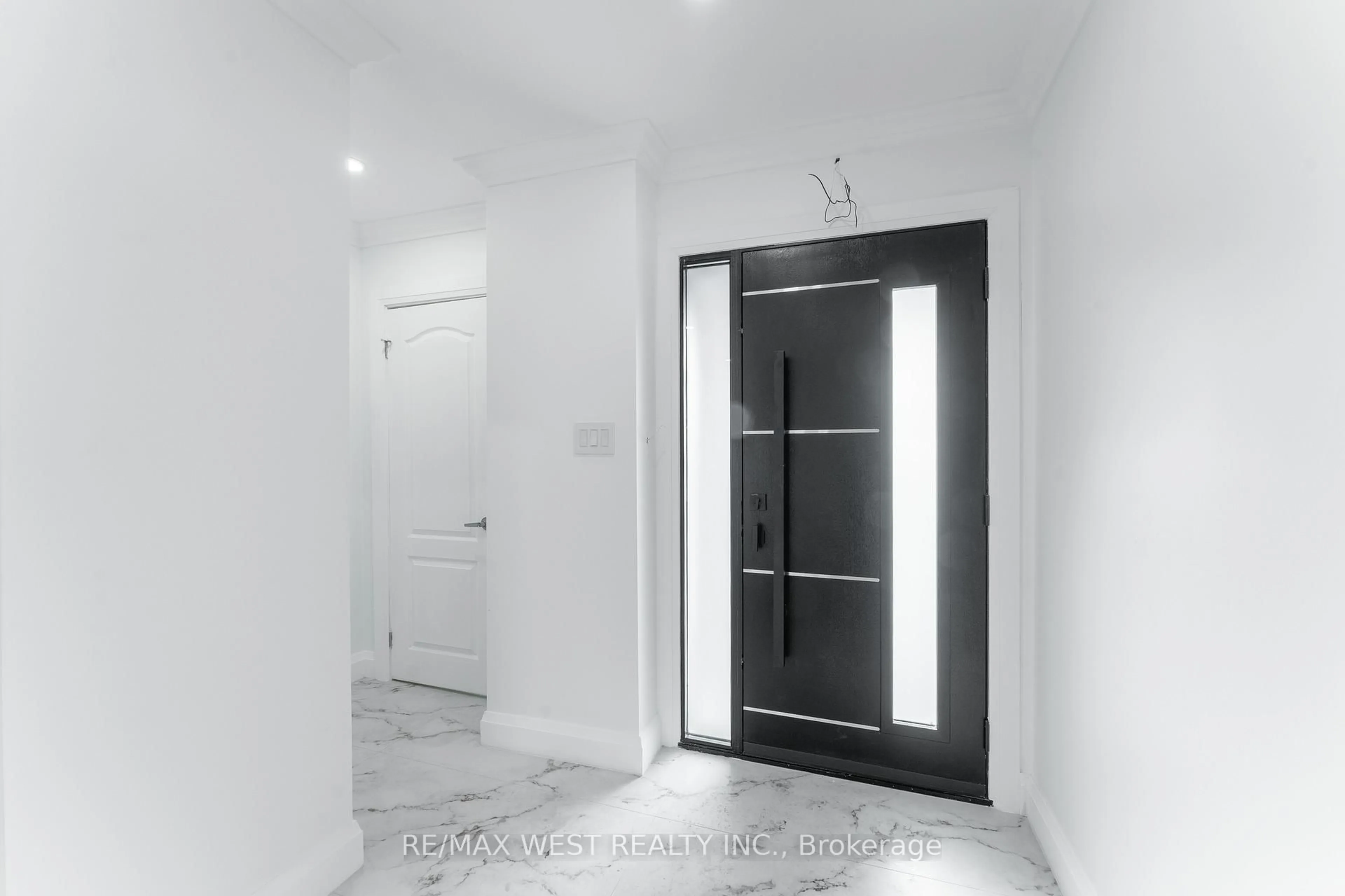 Indoor entryway for 188 Misty Meadow Dr, Vaughan Ontario L4L 3V7