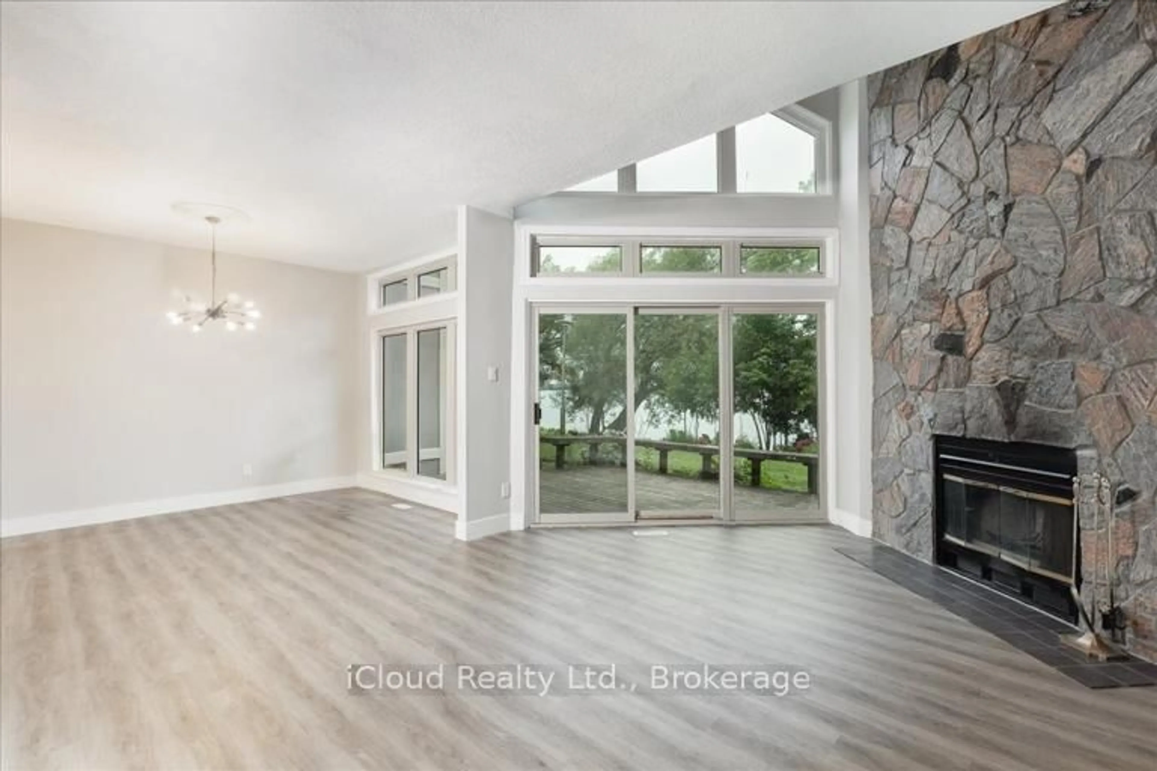 Unknown for 3 Davy Point Circ, Georgina Ontario L4P 3H1