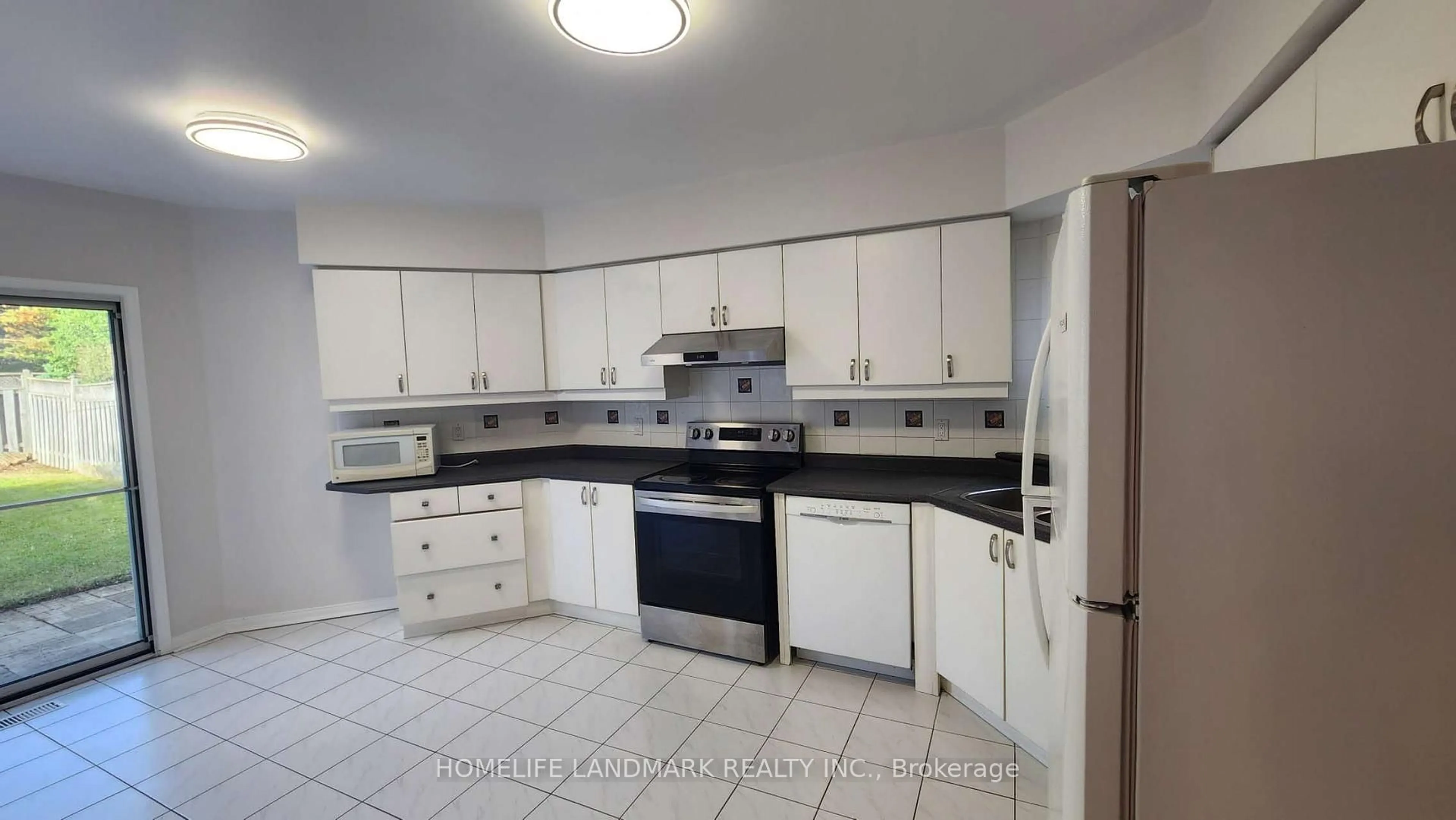 Standard kitchen, ceramic/tile floor for 48 Painted Rock Ave, Richmond Hill Ontario L4S 1R6