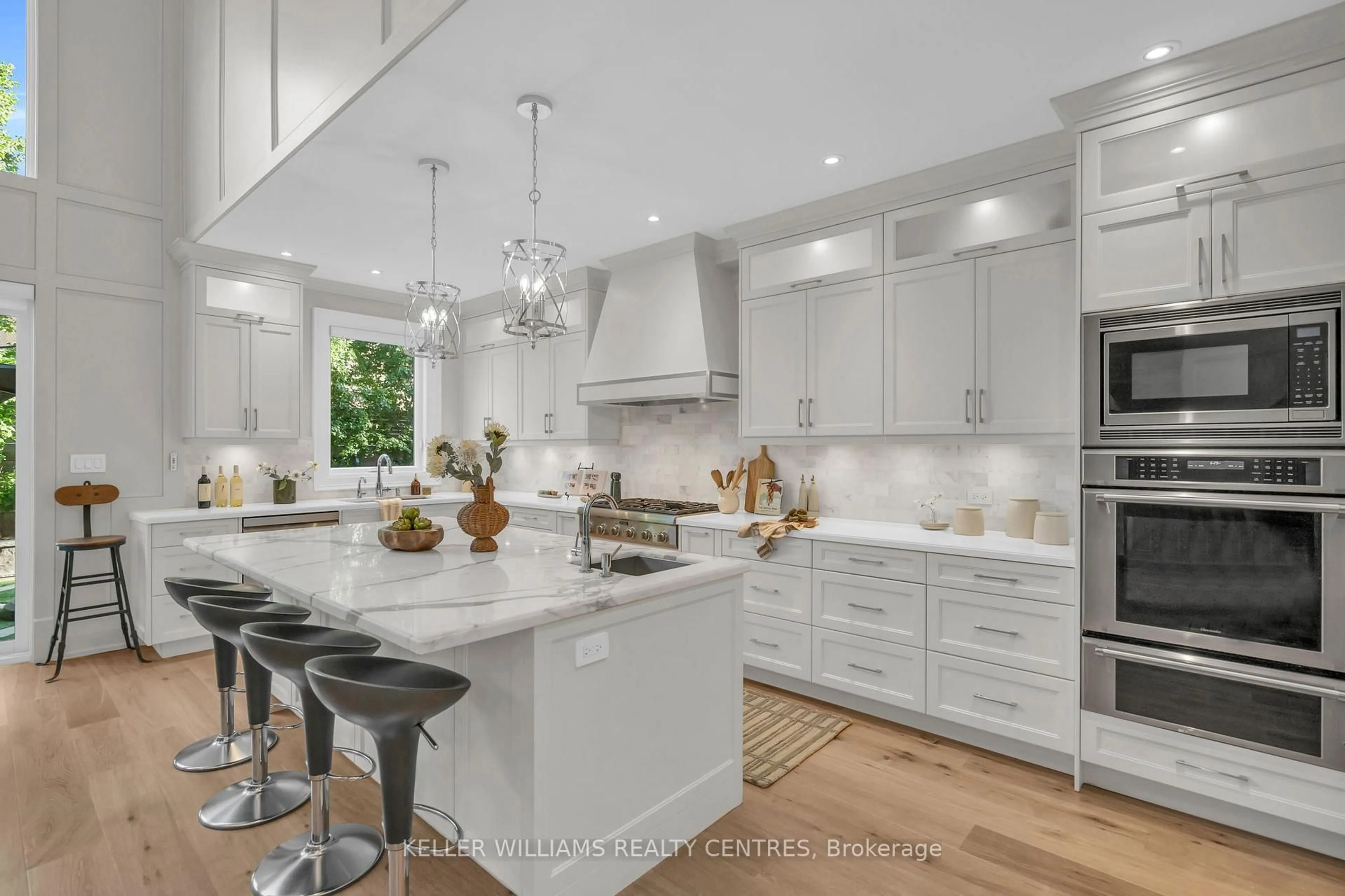 Open concept kitchen, unknown for 23 Mosley St, Aurora Ontario L4G 1G7