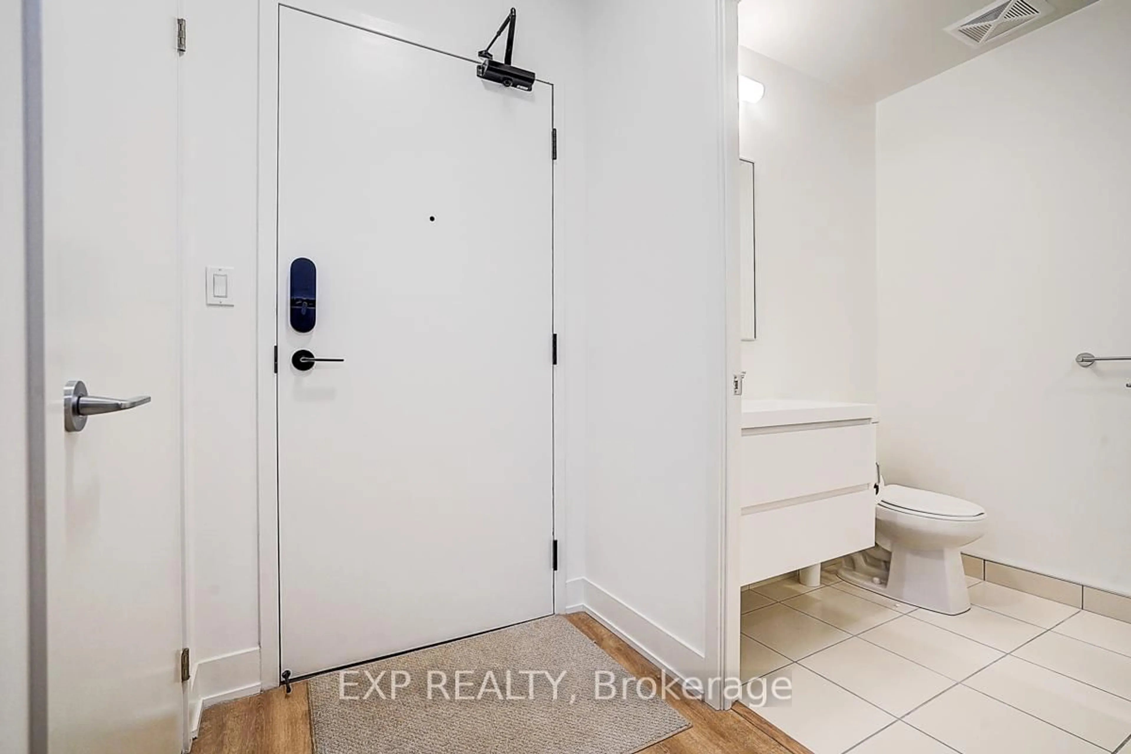 Indoor entryway for 56 Andre de Grasse St #Suite 914, Markham Ontario L6G 0H9