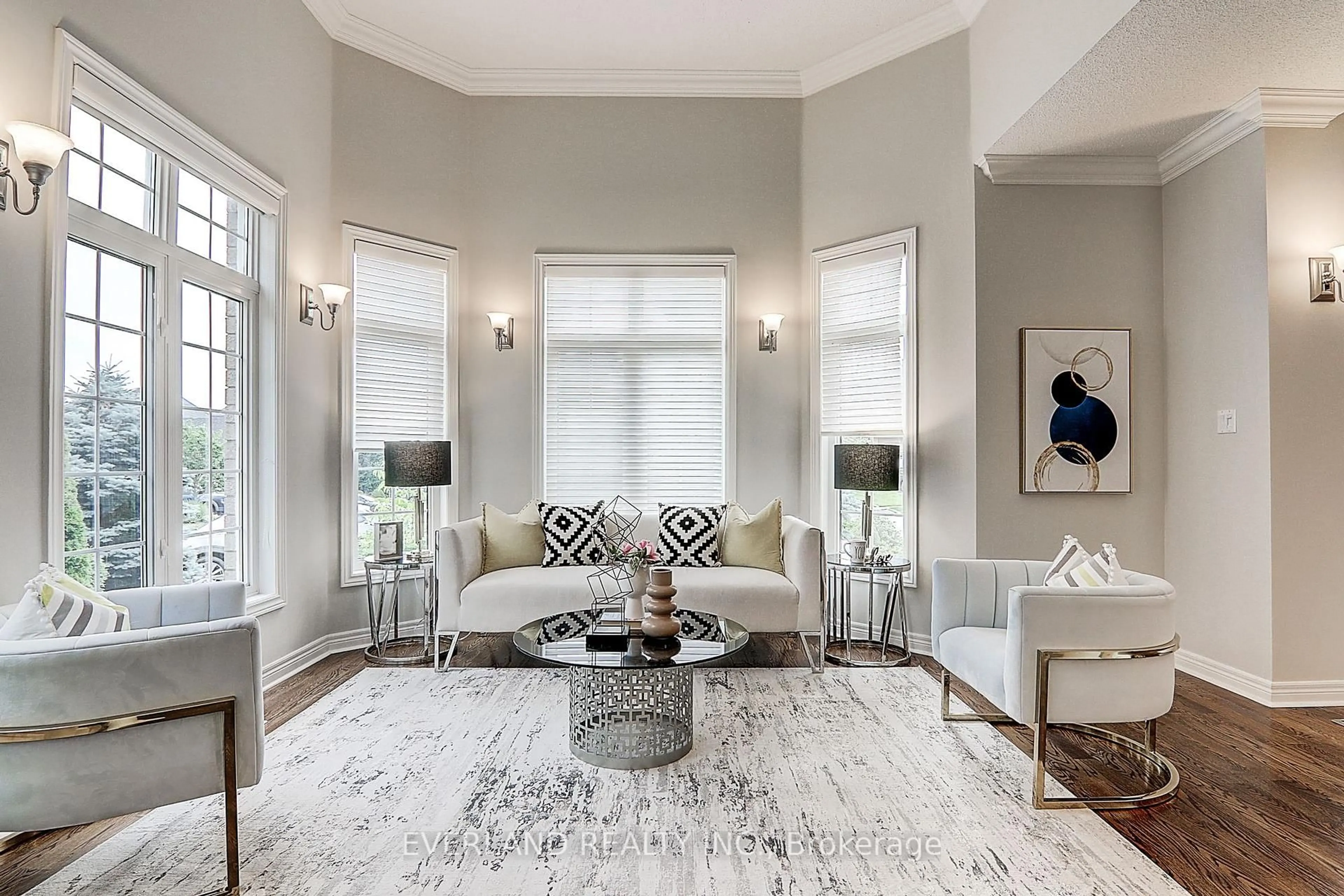 Living room with furniture, unknown for 922 Best Circ, Newmarket Ontario L3X 2H8