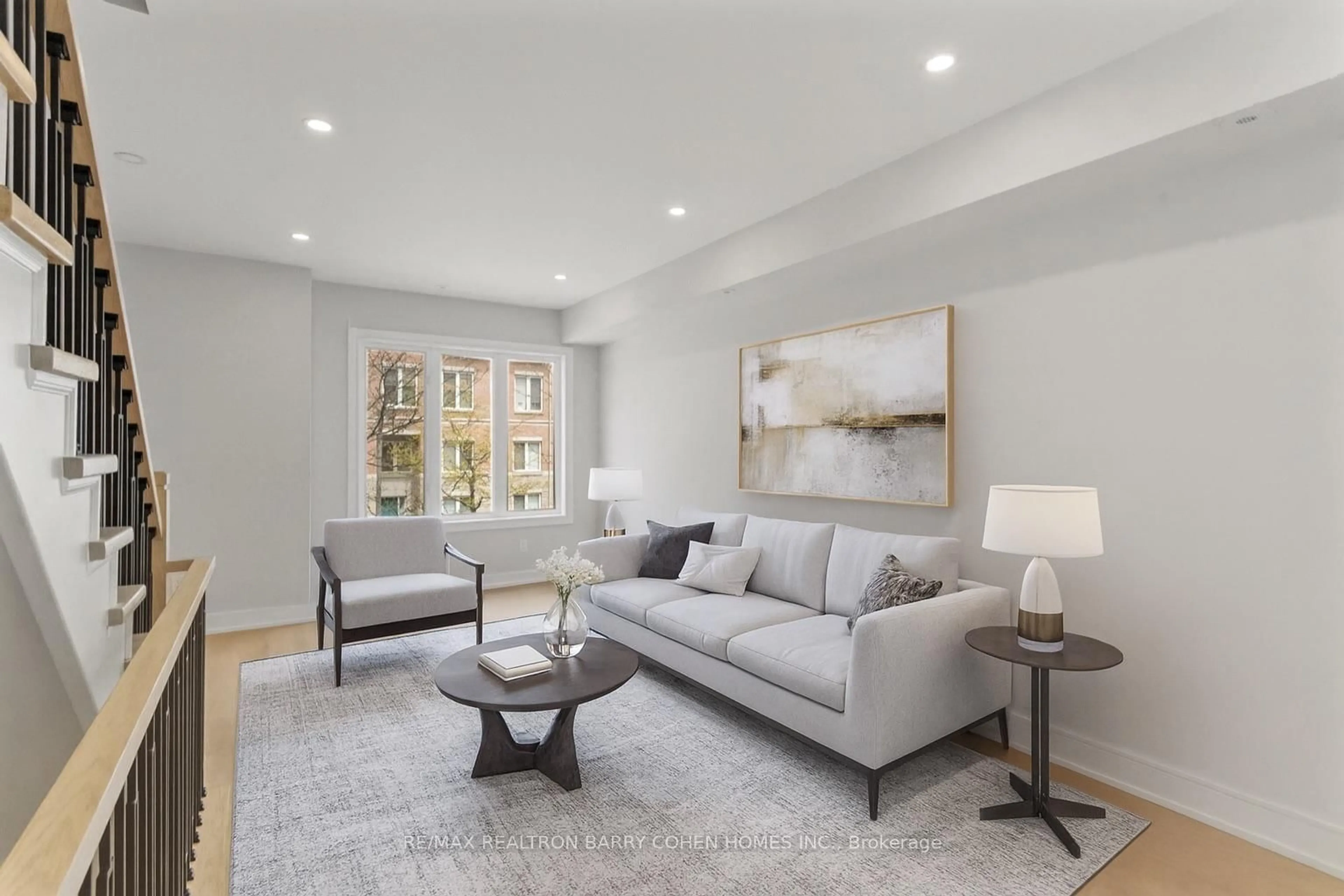 Living room with furniture, unknown for 21 Galleria Pkwy #21, Markham Ontario L3T 0A4