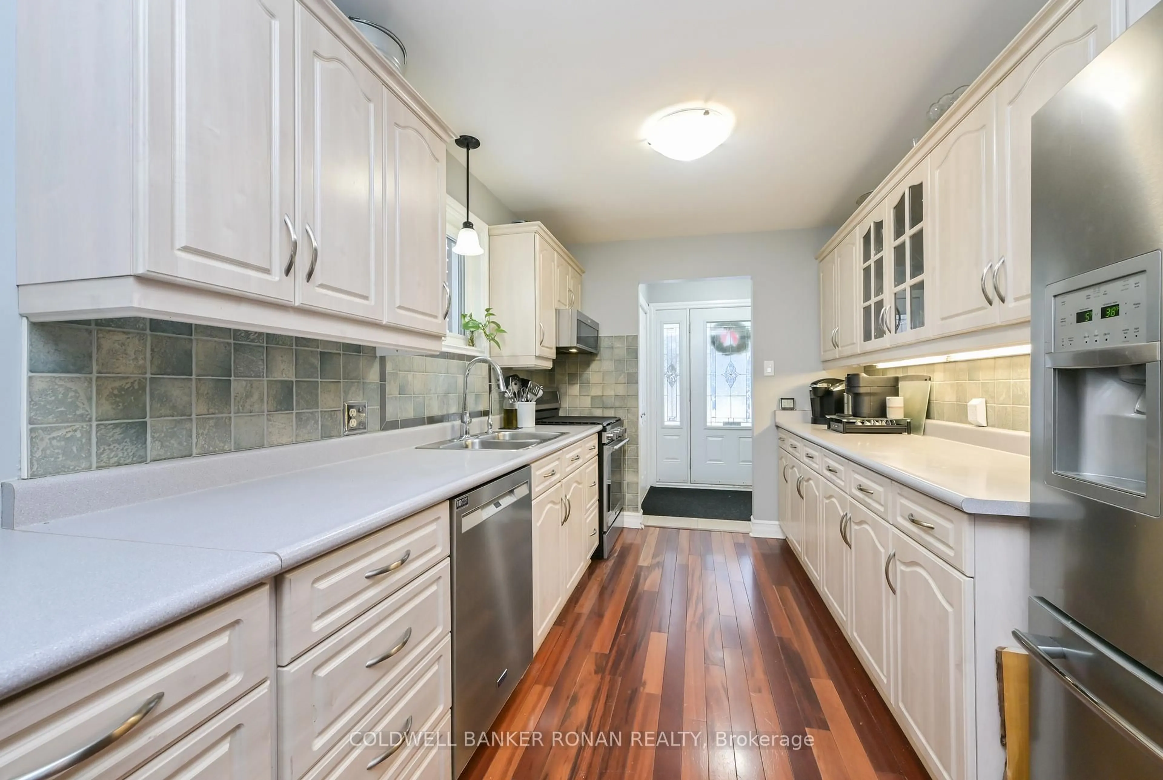 Unknown for 61 Doner St, New Tecumseth Ontario L9R 1M7