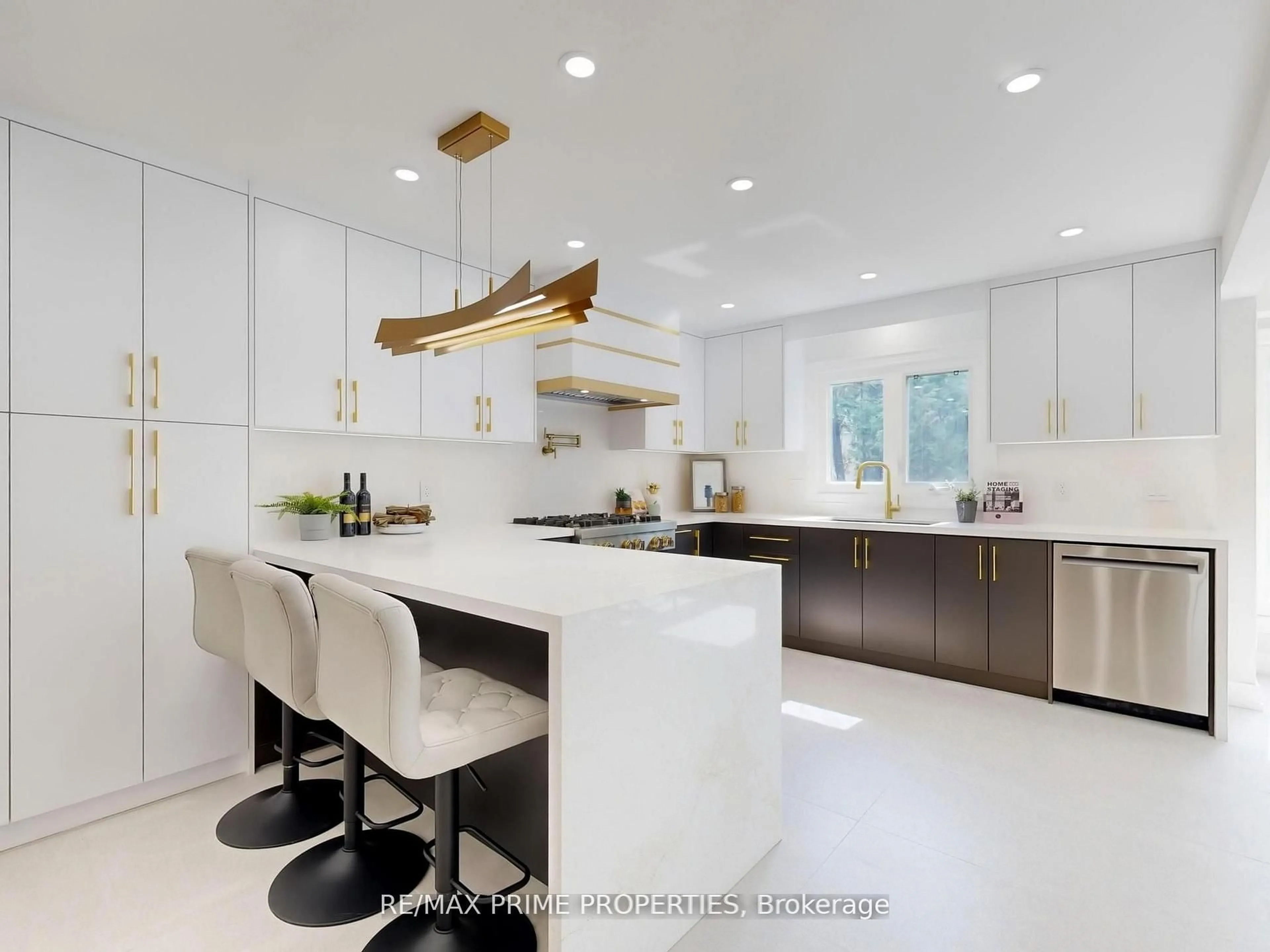 Contemporary kitchen, ceramic/tile floor for 137 Old Surrey Lane, Richmond Hill Ontario L4C 6R9