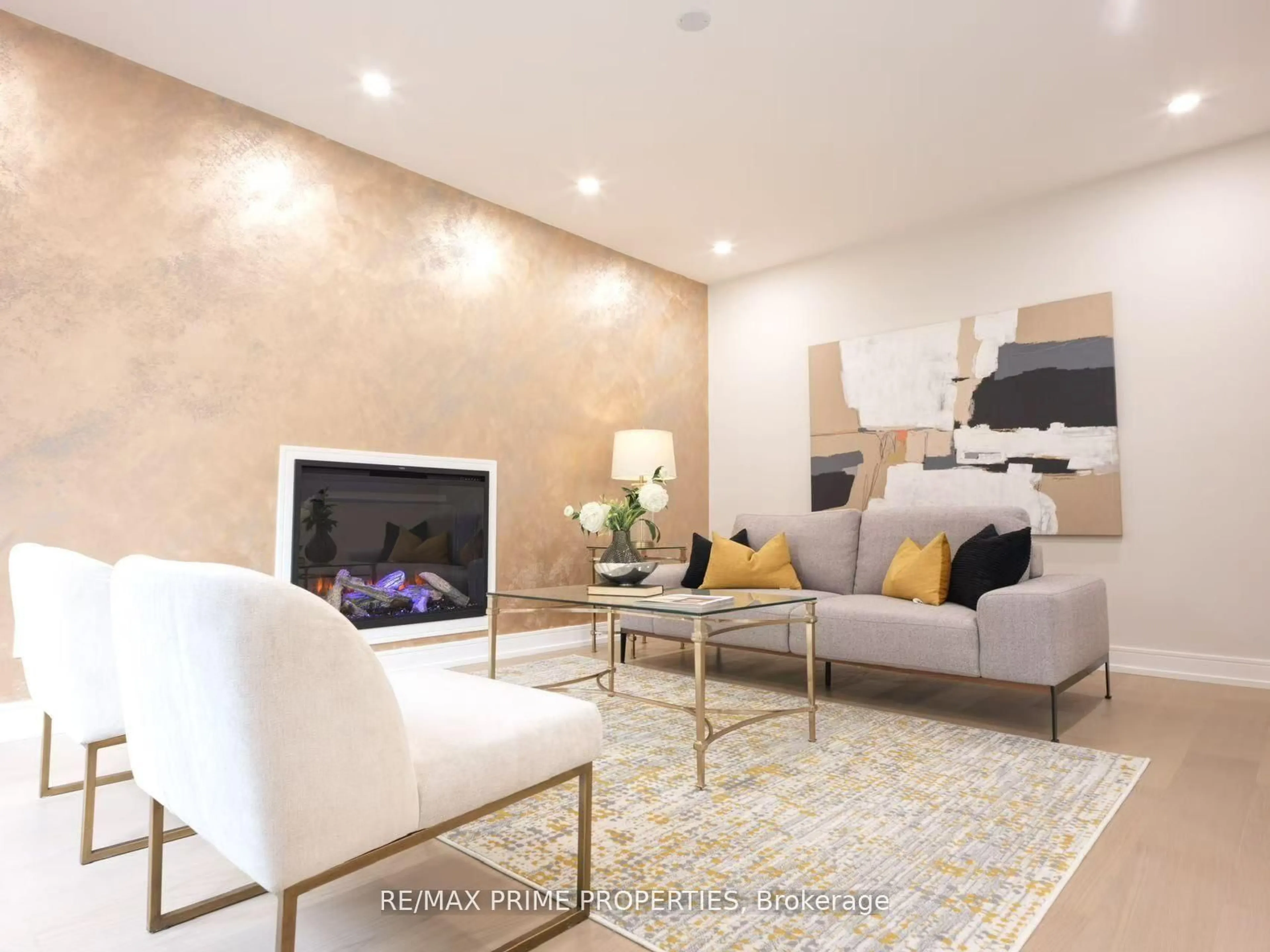 Living room with furniture, ceramic/tile floor for 137 Old Surrey Lane, Richmond Hill Ontario L4C 6R9