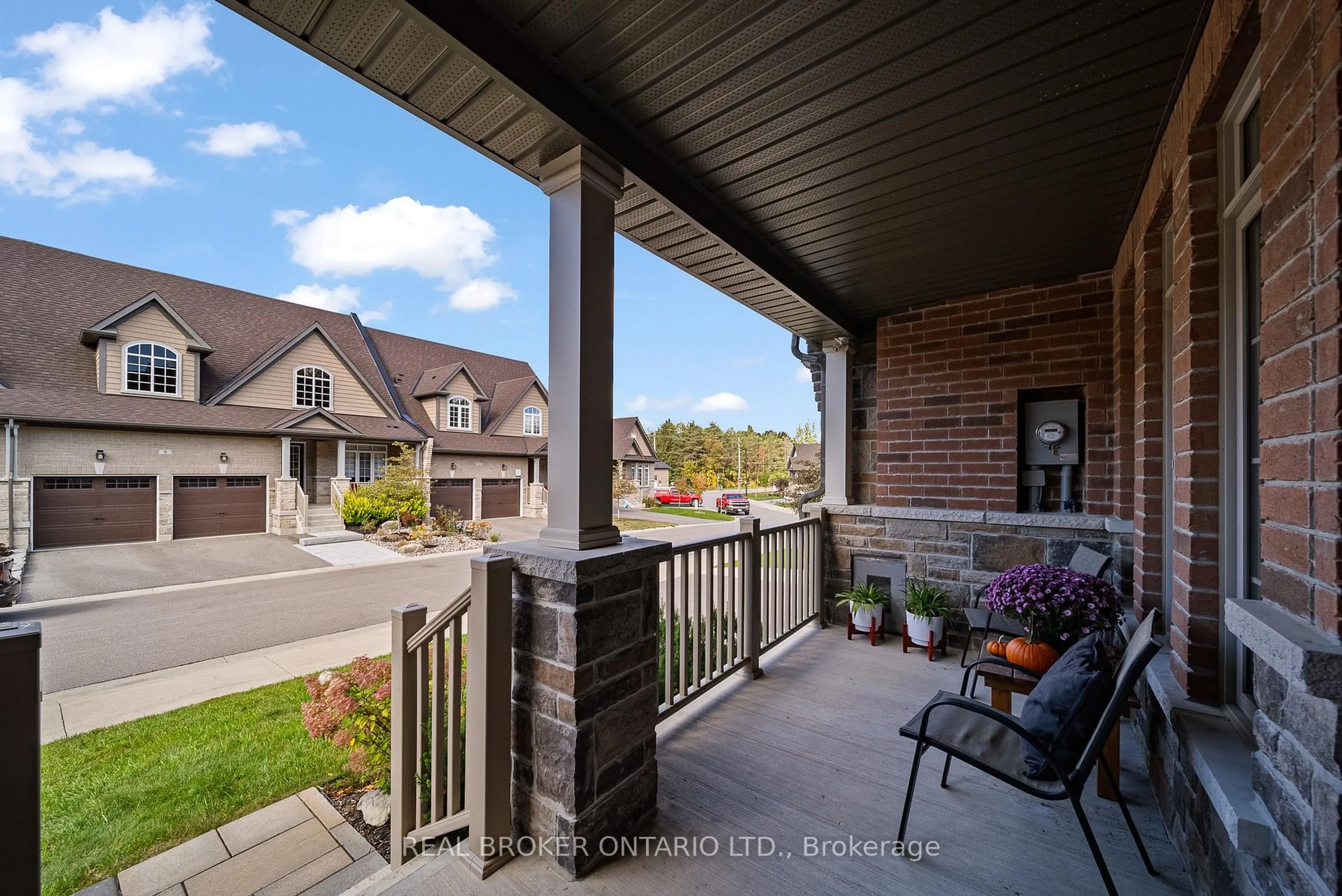 Patio, mountain view for 11 Howard Williams Crt, Uxbridge Ontario L9P 0R2