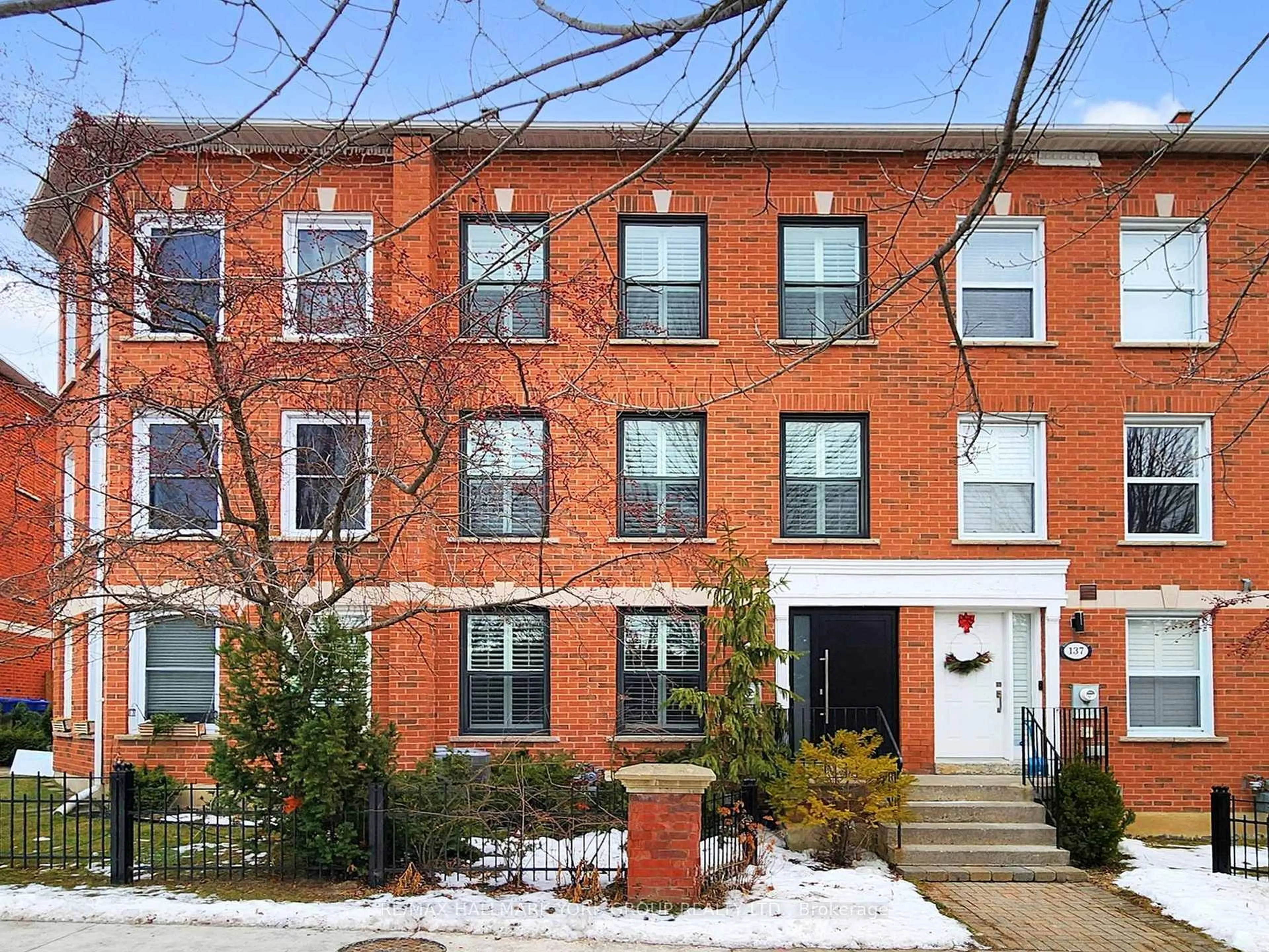 Home with brick exterior material, street for 139 John West Way, Aurora Ontario L4G 7E3