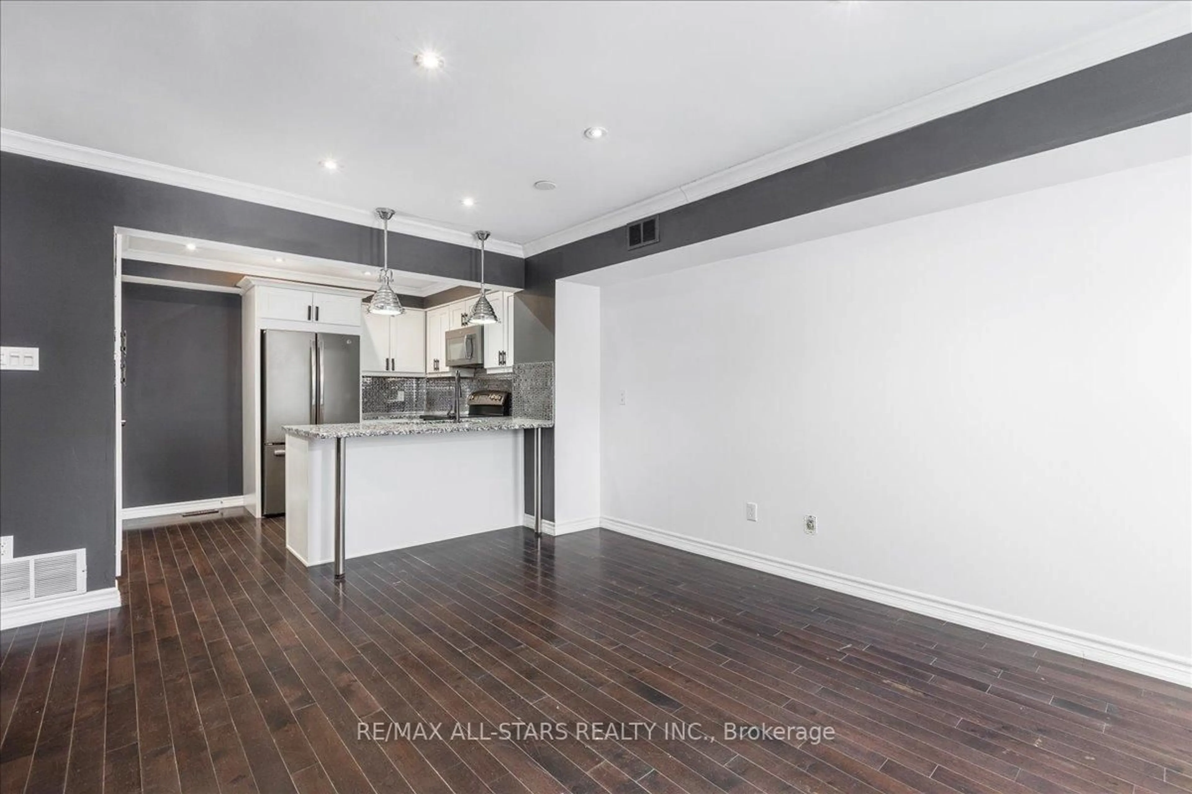 Open concept kitchen, unknown for 115 Main St #47, Newmarket Ontario L3Y 8J3