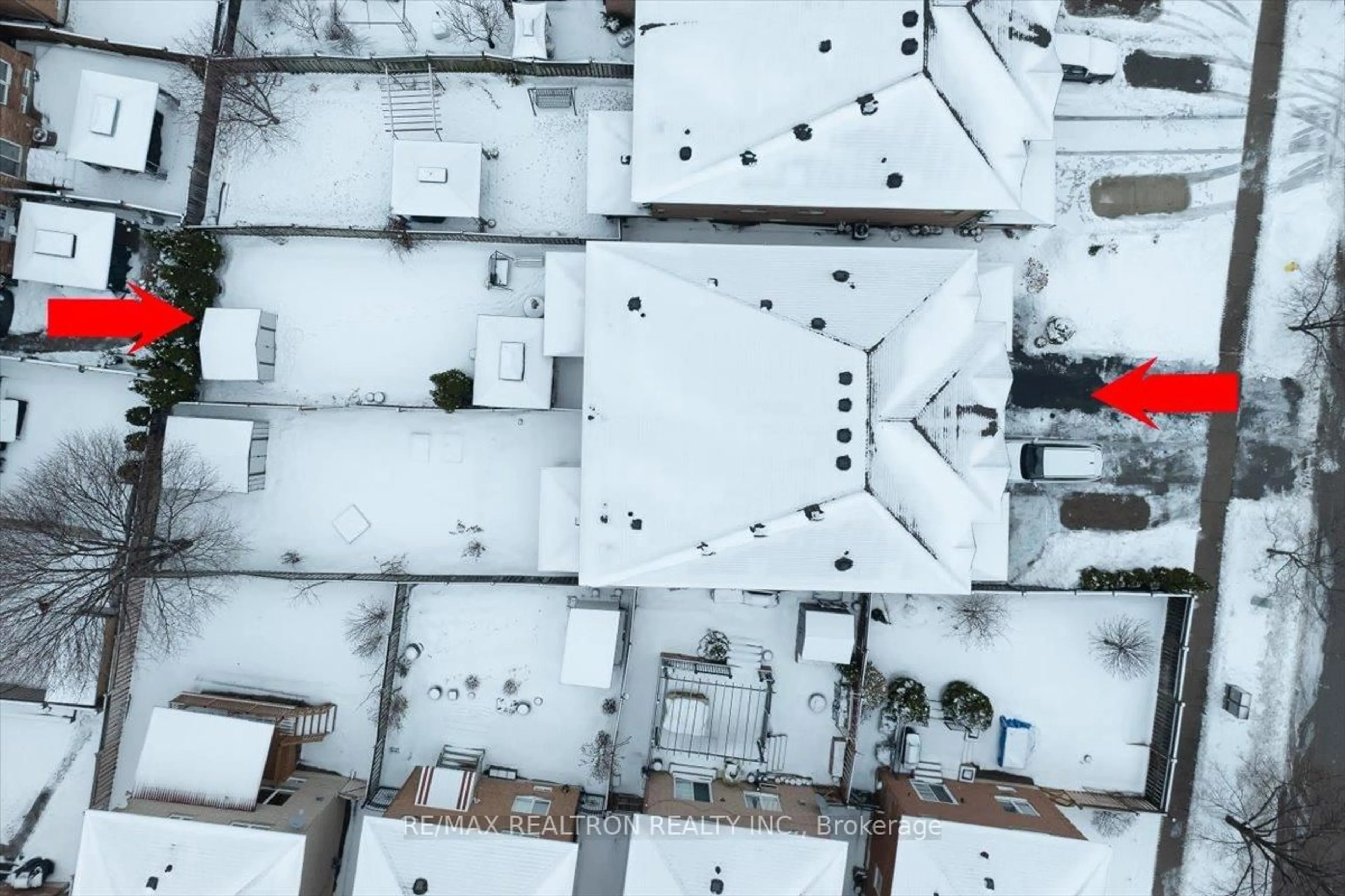 A pic from outside/outdoor area/front of a property/back of a property/a pic from drone, building for 23 D'amato Cres, Vaughan Ontario L6A 3E6