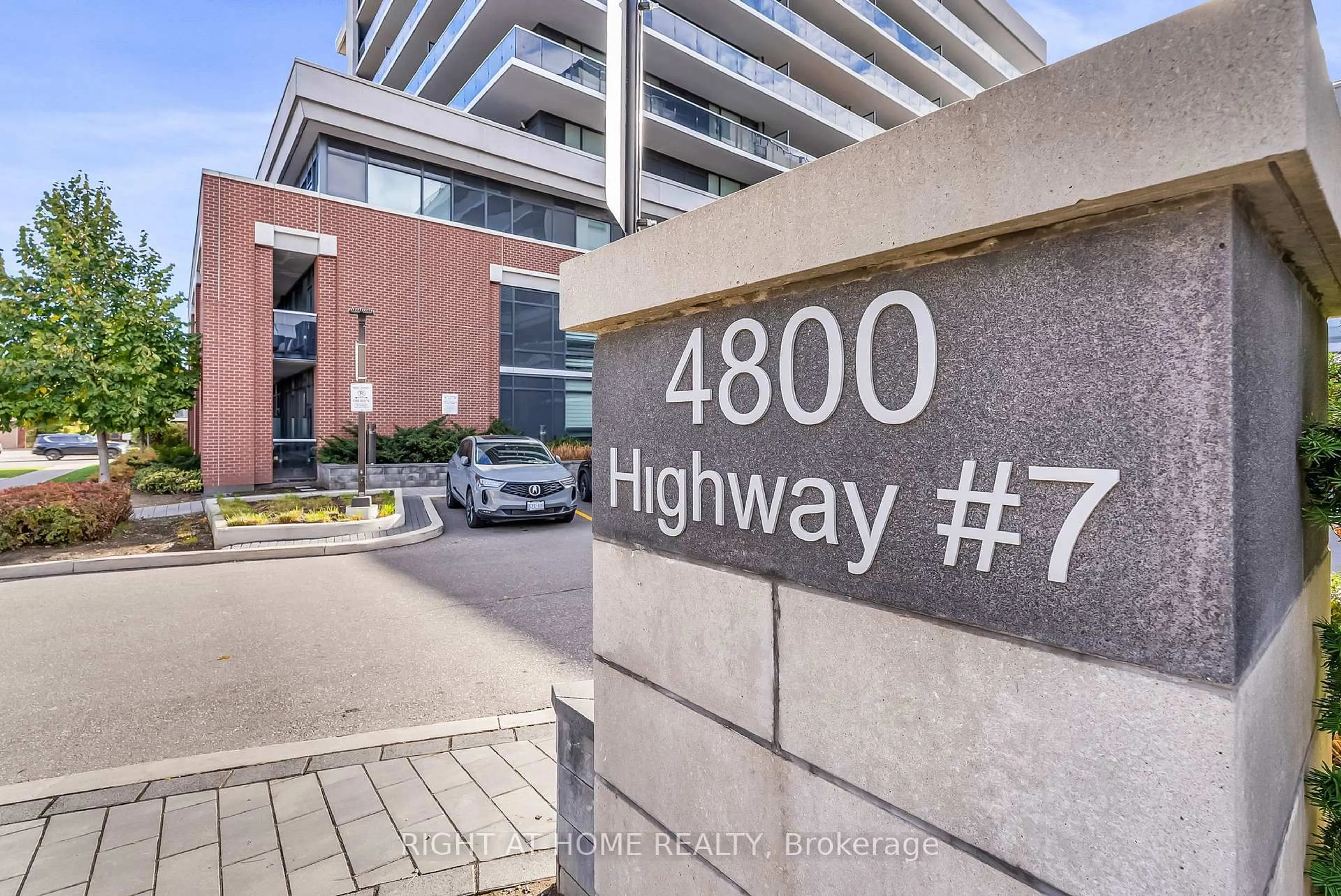 Indoor entryway for 4800 Highway 7 #810, Vaughan Ontario L4L 1H8