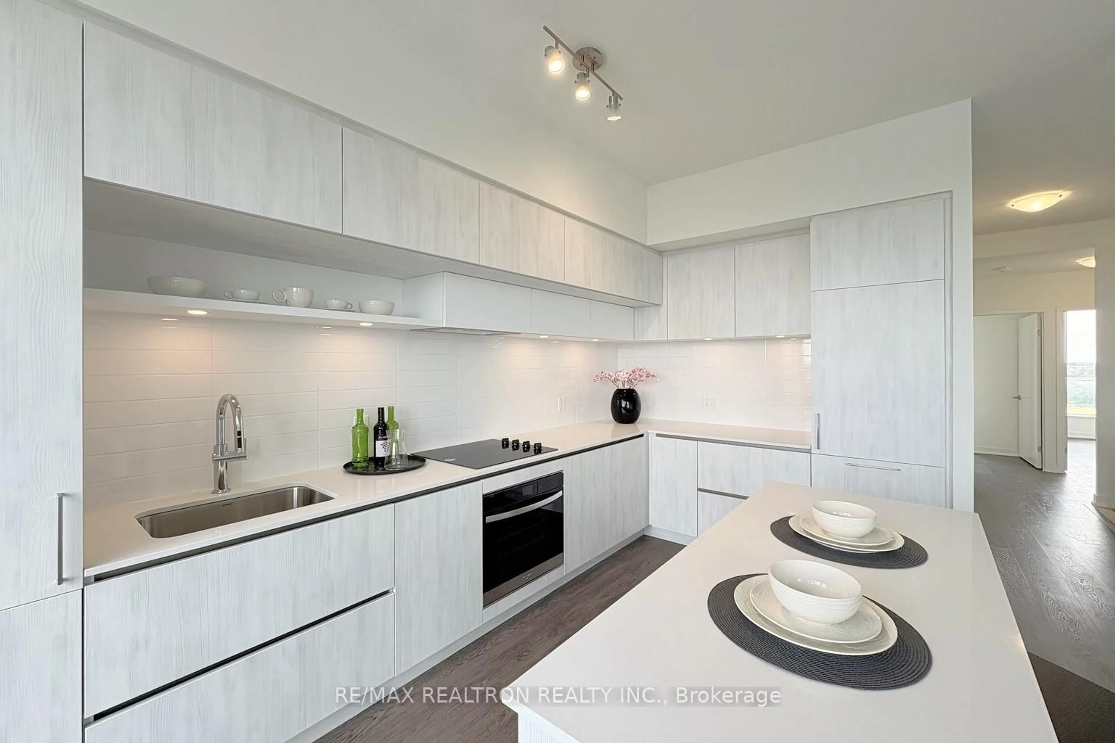 Contemporary kitchen, ceramic/tile floor for 6 David Eyer Rd #PH 913, Richmond Hill Ontario L4S 0N5