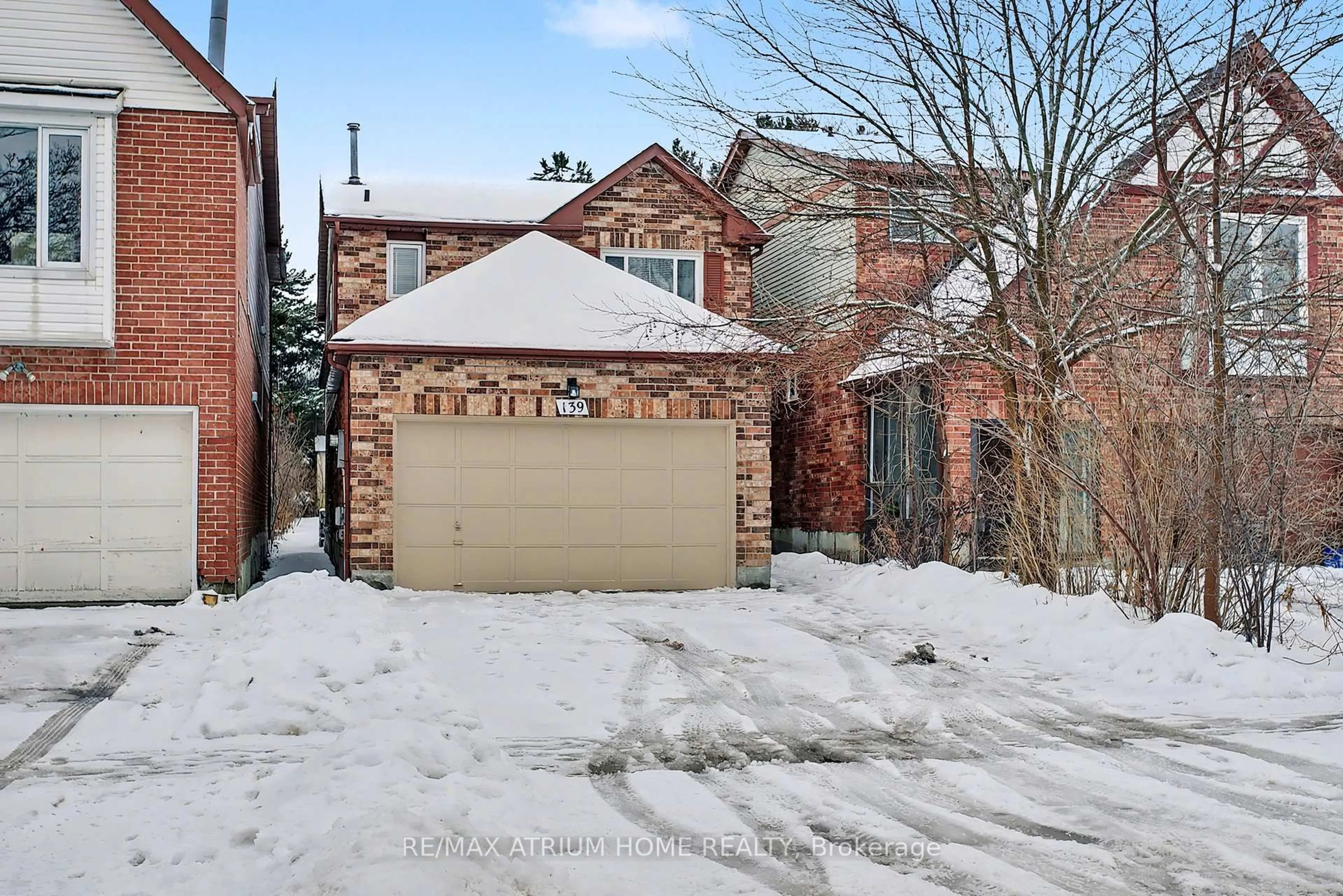 Home with brick exterior material, street for 139 Esther Cres, Vaughan Ontario L4J 3J8