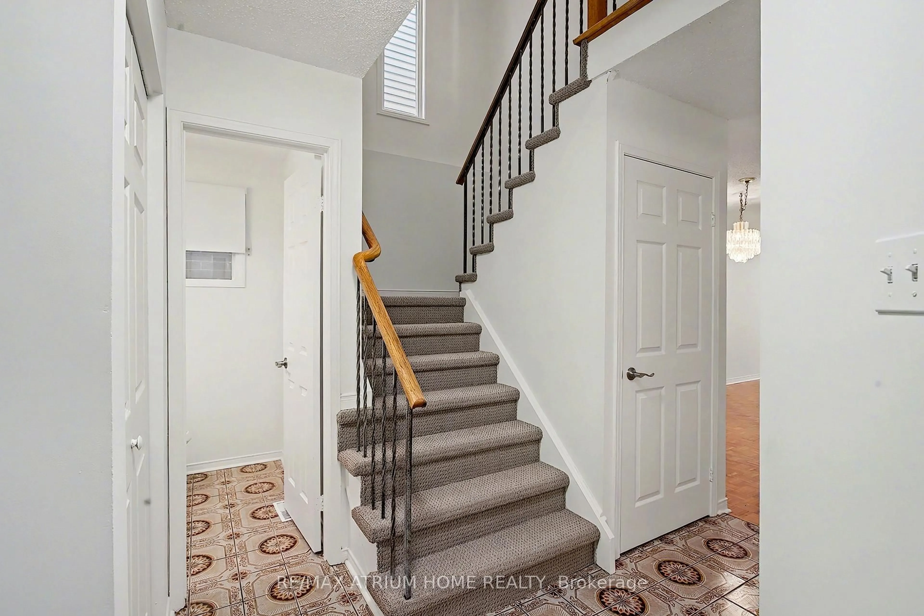 Unknown for 139 Esther Cres, Vaughan Ontario L4J 3J8