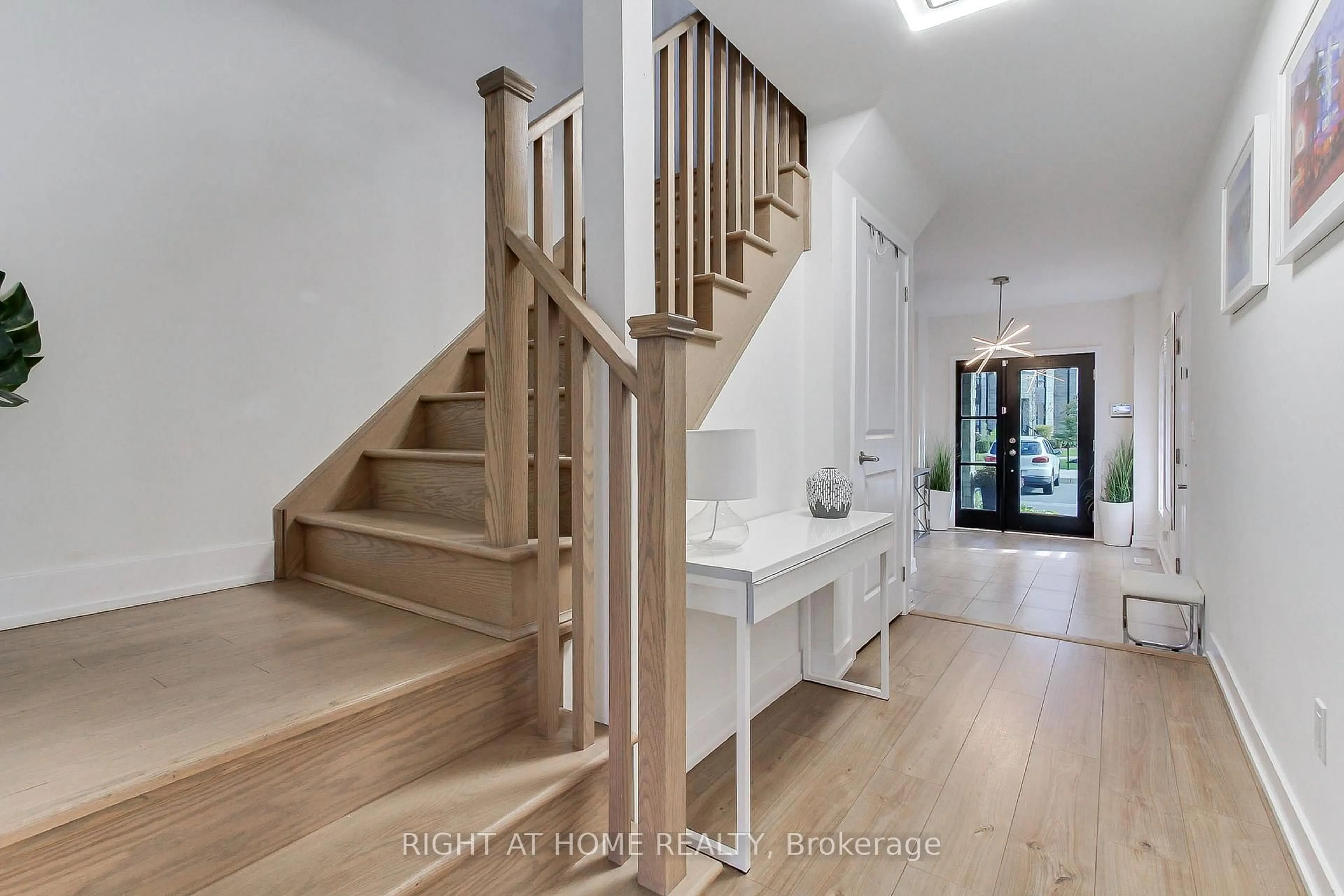 Stairs for 14 Pageant Ave, Vaughan Ontario L4H 4R3