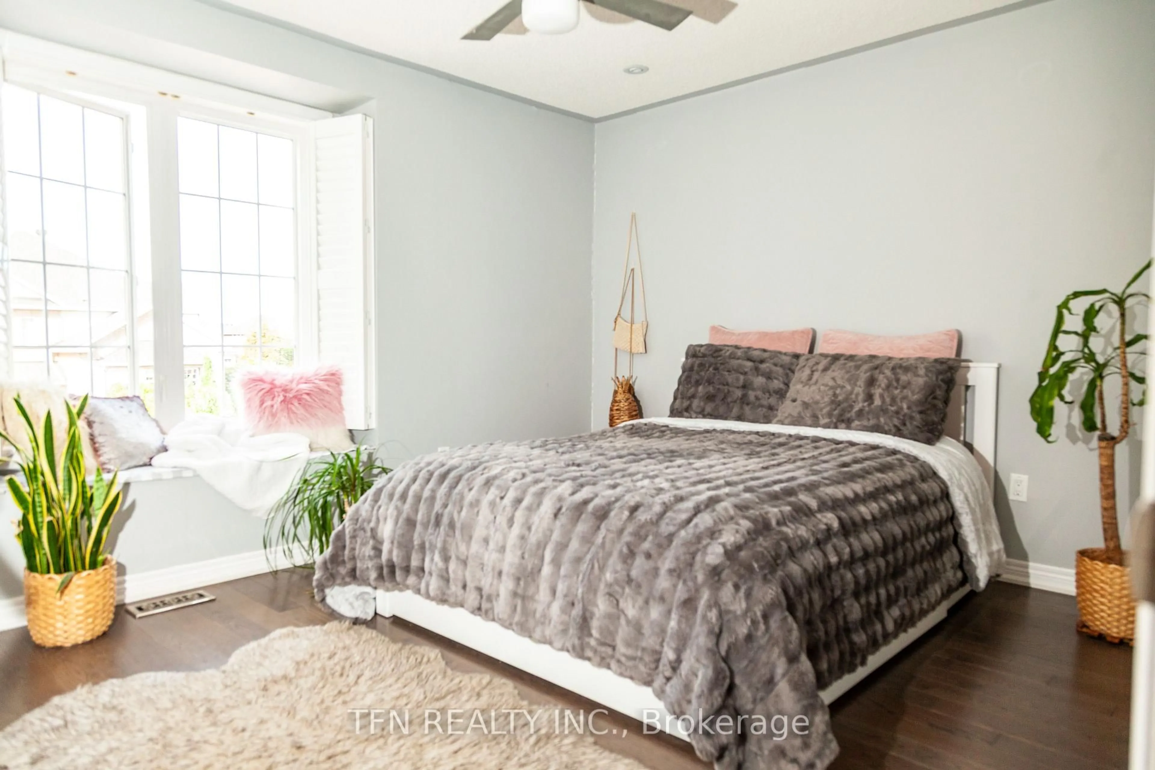 Bedroom with bed, unknown for 5 Belwood Blvd, Vaughan Ontario L4K 5H4