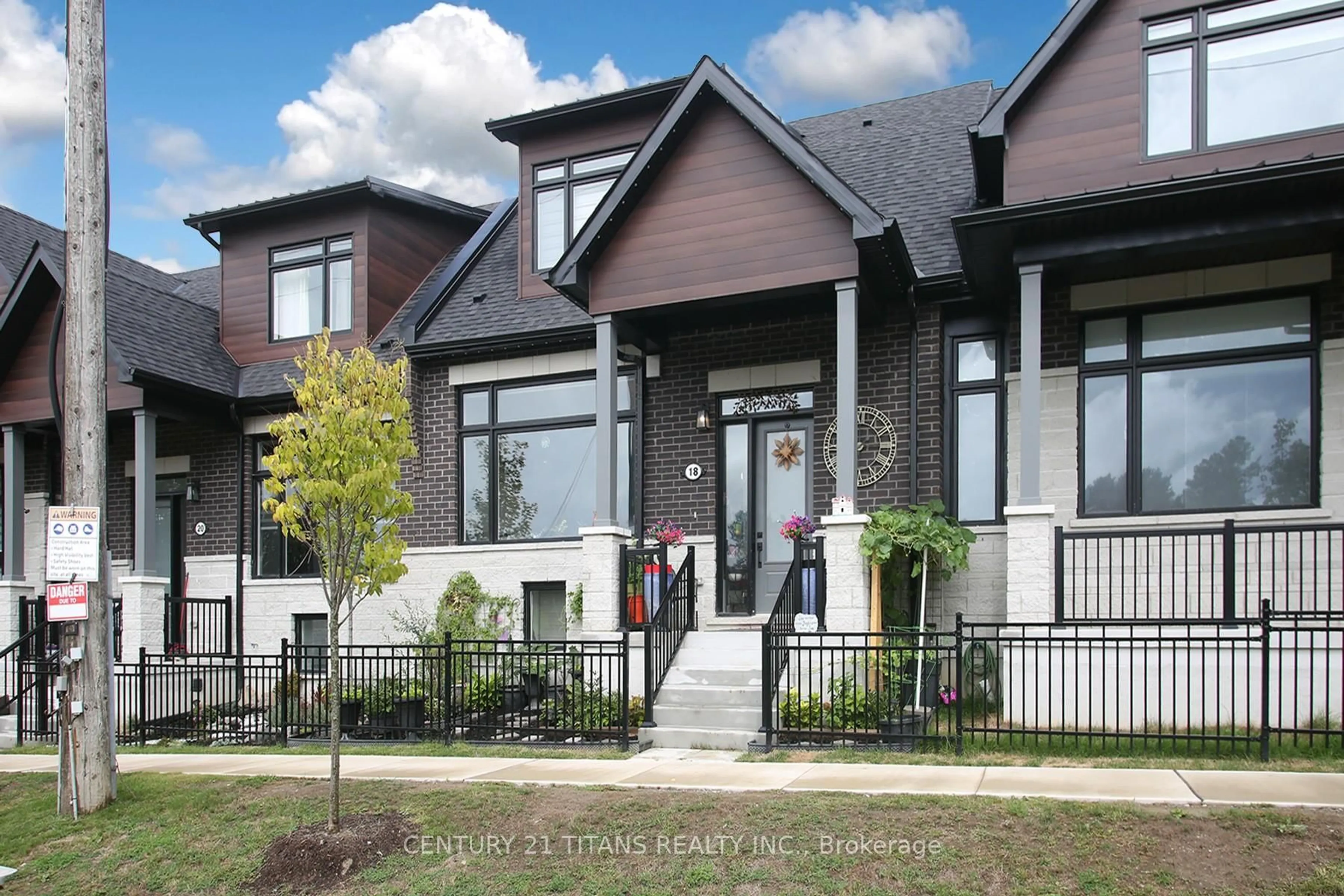 Home with brick exterior material, street for 18 Vern Robertson Gate, Uxbridge Ontario L9P 0R9