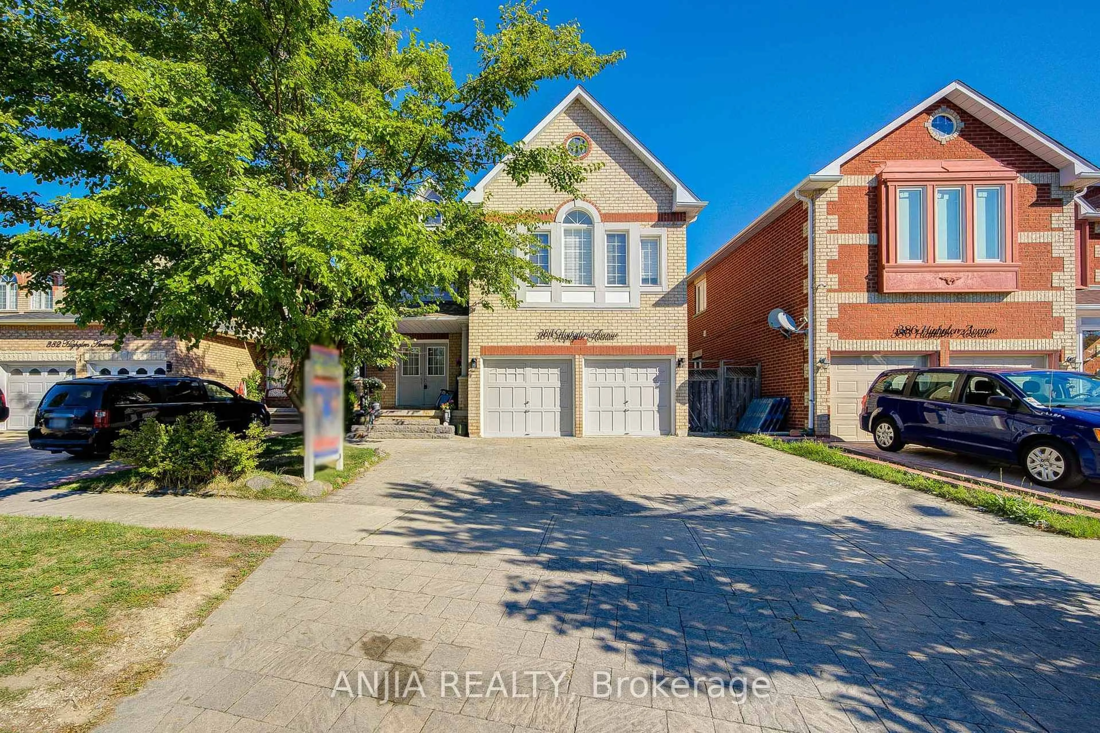 Home with brick exterior material, street for 384 Highglen Ave, Markham Ontario L3S 4J3