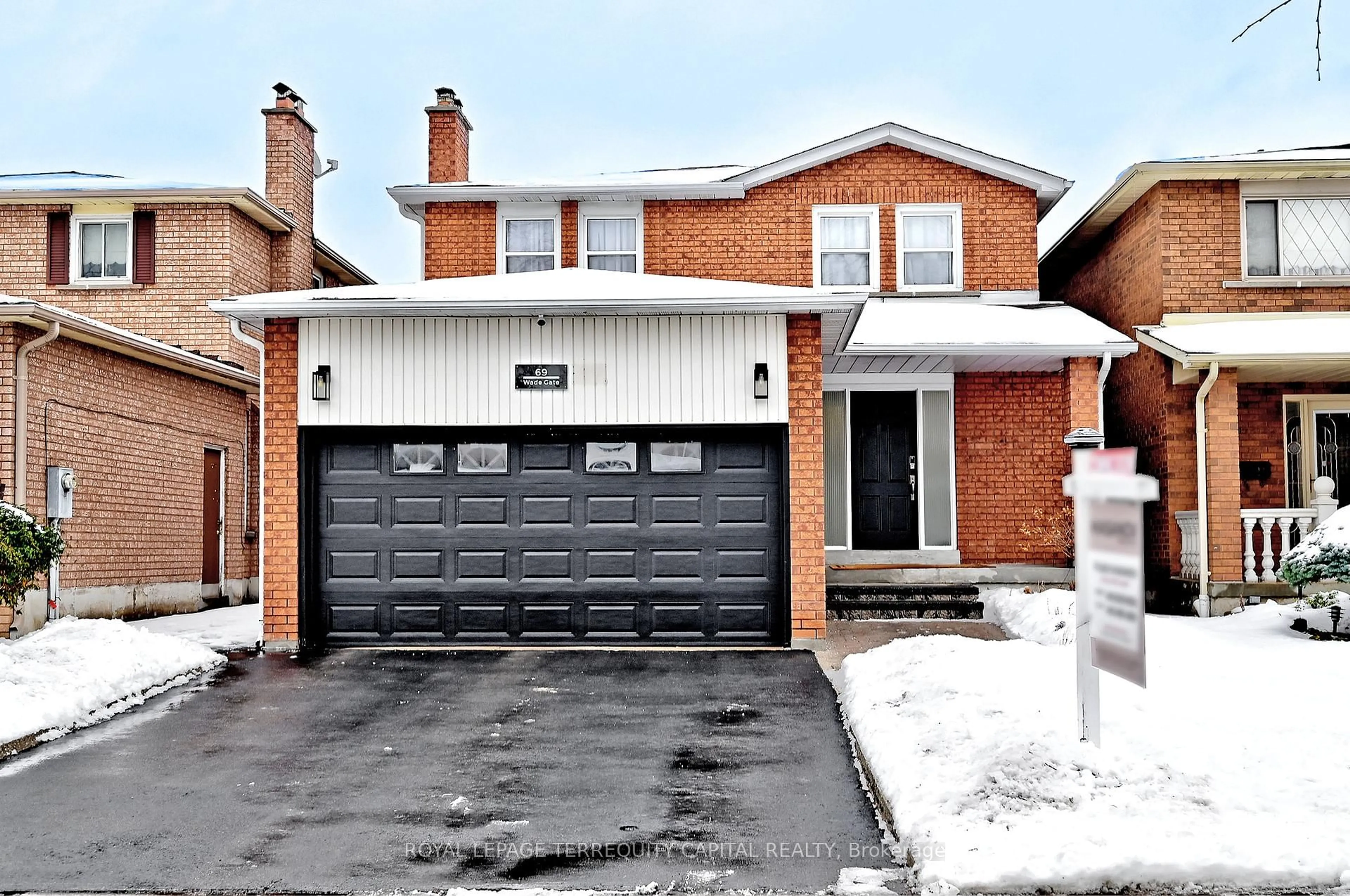 Home with brick exterior material, street for 69 Wade Gate, Vaughan Ontario L4J 5X5