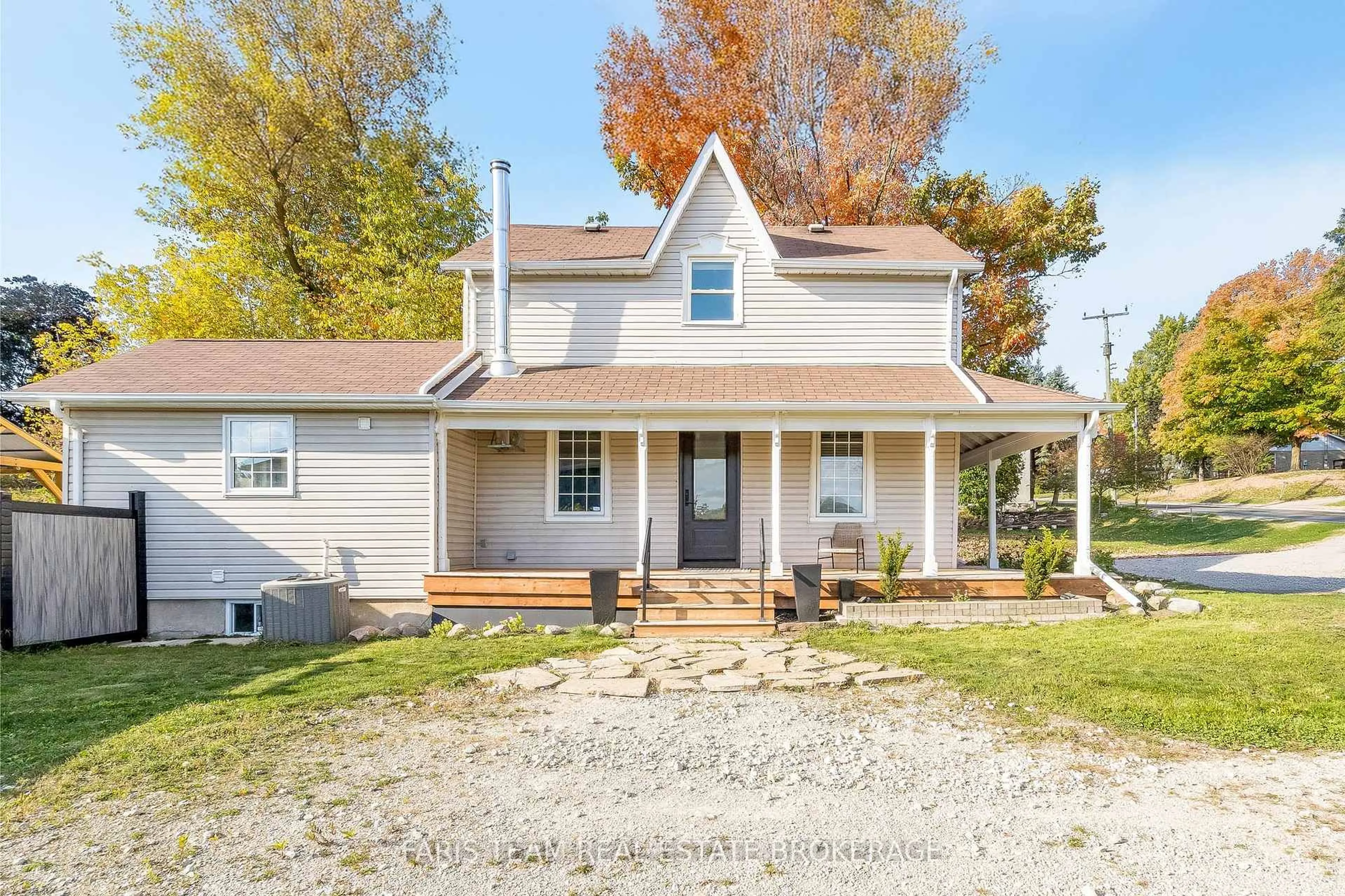 Home with vinyl exterior material, street for 3740 Simcoe County Road 27, Bradford West Gwillimbury Ontario L3Z 3X2