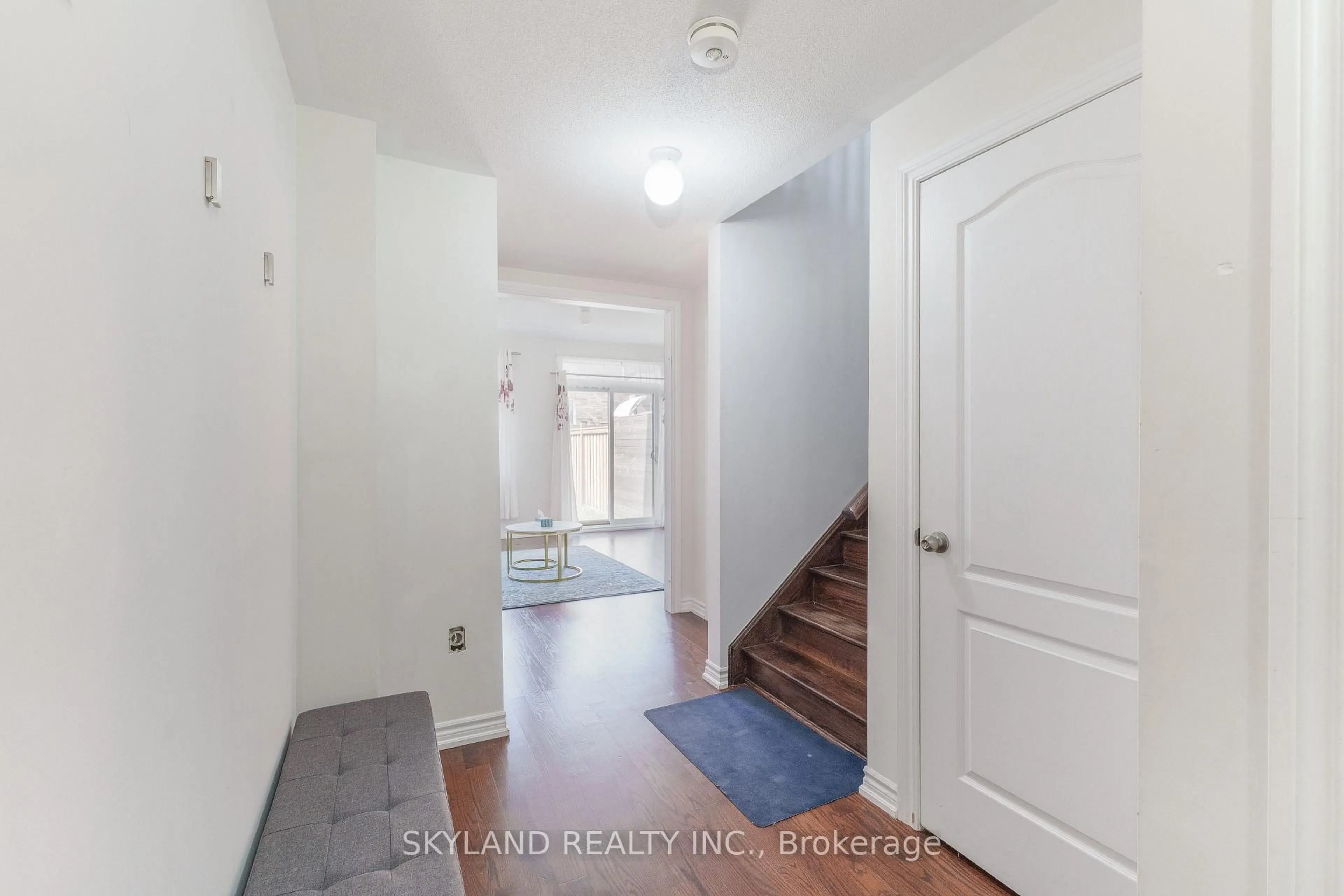 Indoor entryway for 44 Hyderabad Lane, Markham Ontario L3P 3K8