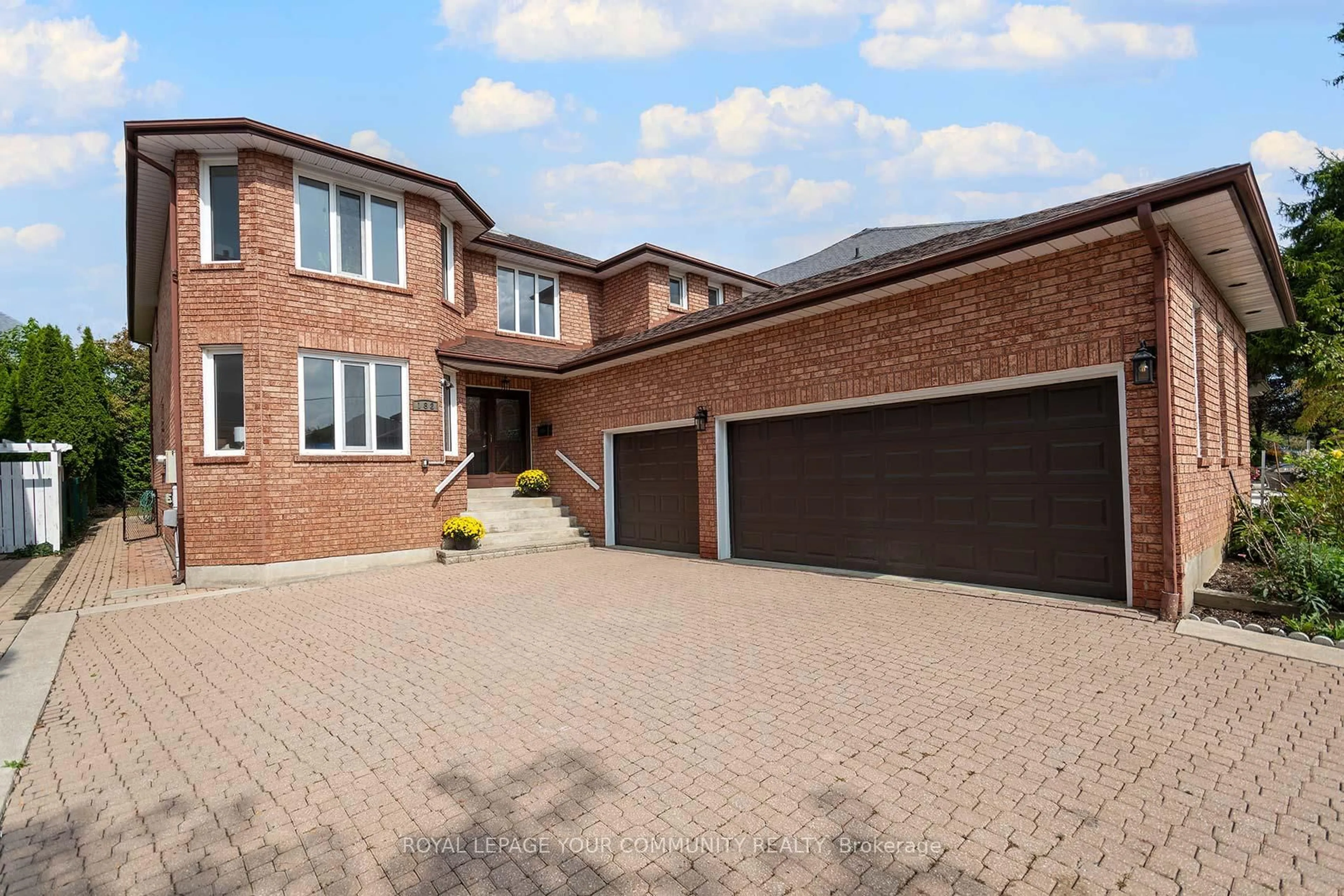 Home with brick exterior material, street for 182 Oxford St, Richmond Hill Ontario L4C 4L7