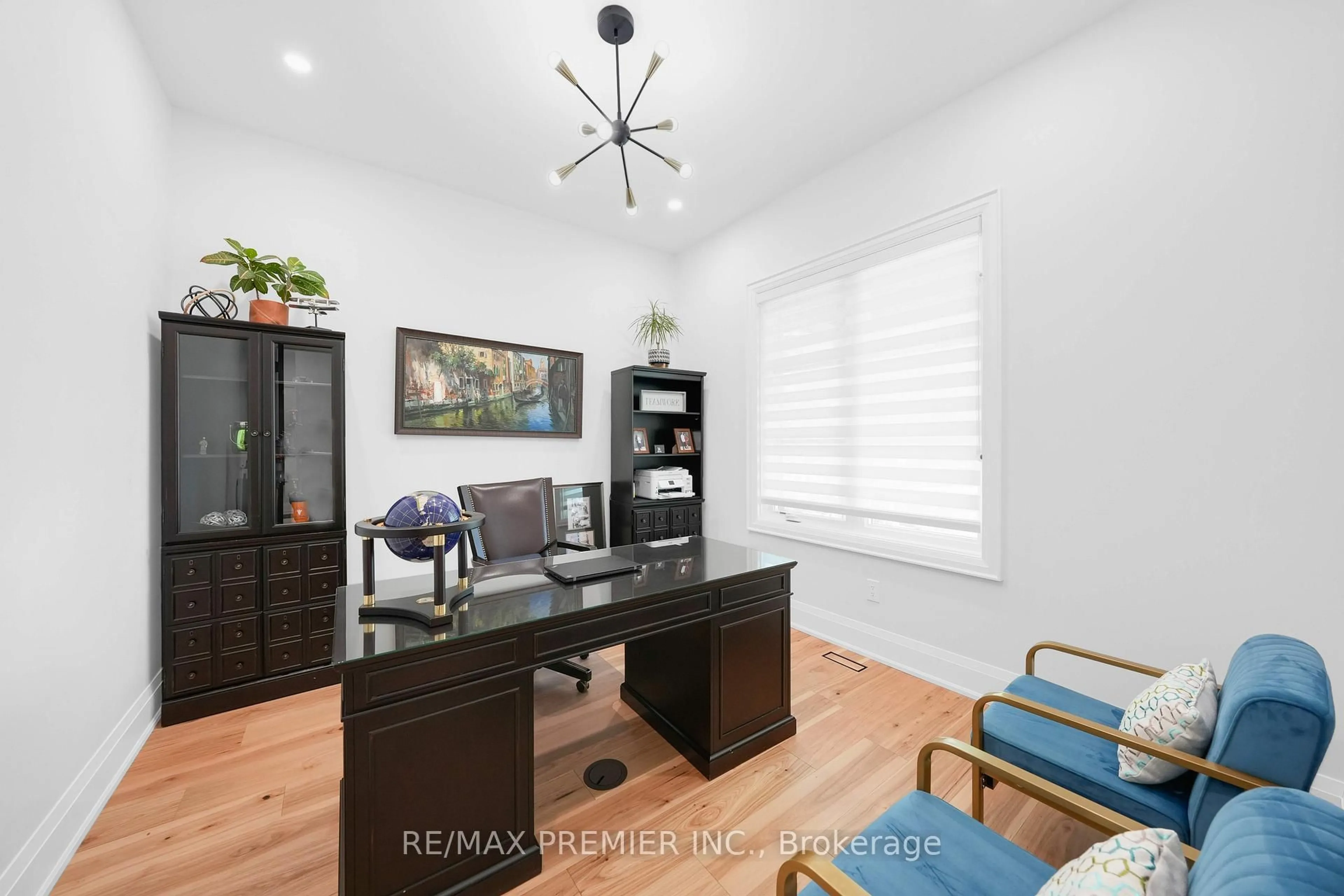 A pic of a room for 42 Alice St, East Gwillimbury Ontario L0G 1M0