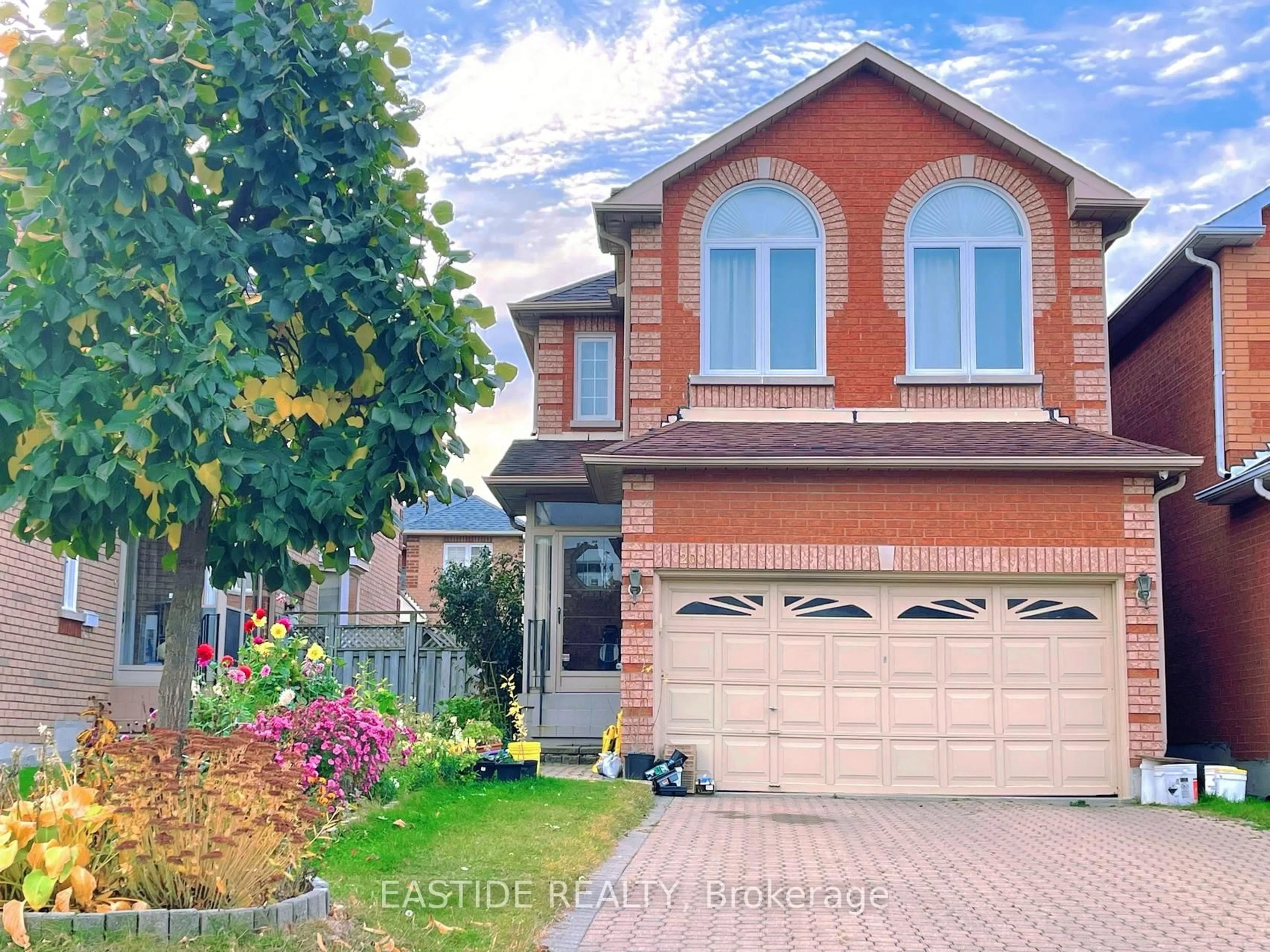 Home with brick exterior material, street for 200 Milliken Meadows Dr, Markham Ontario L3R 0V9