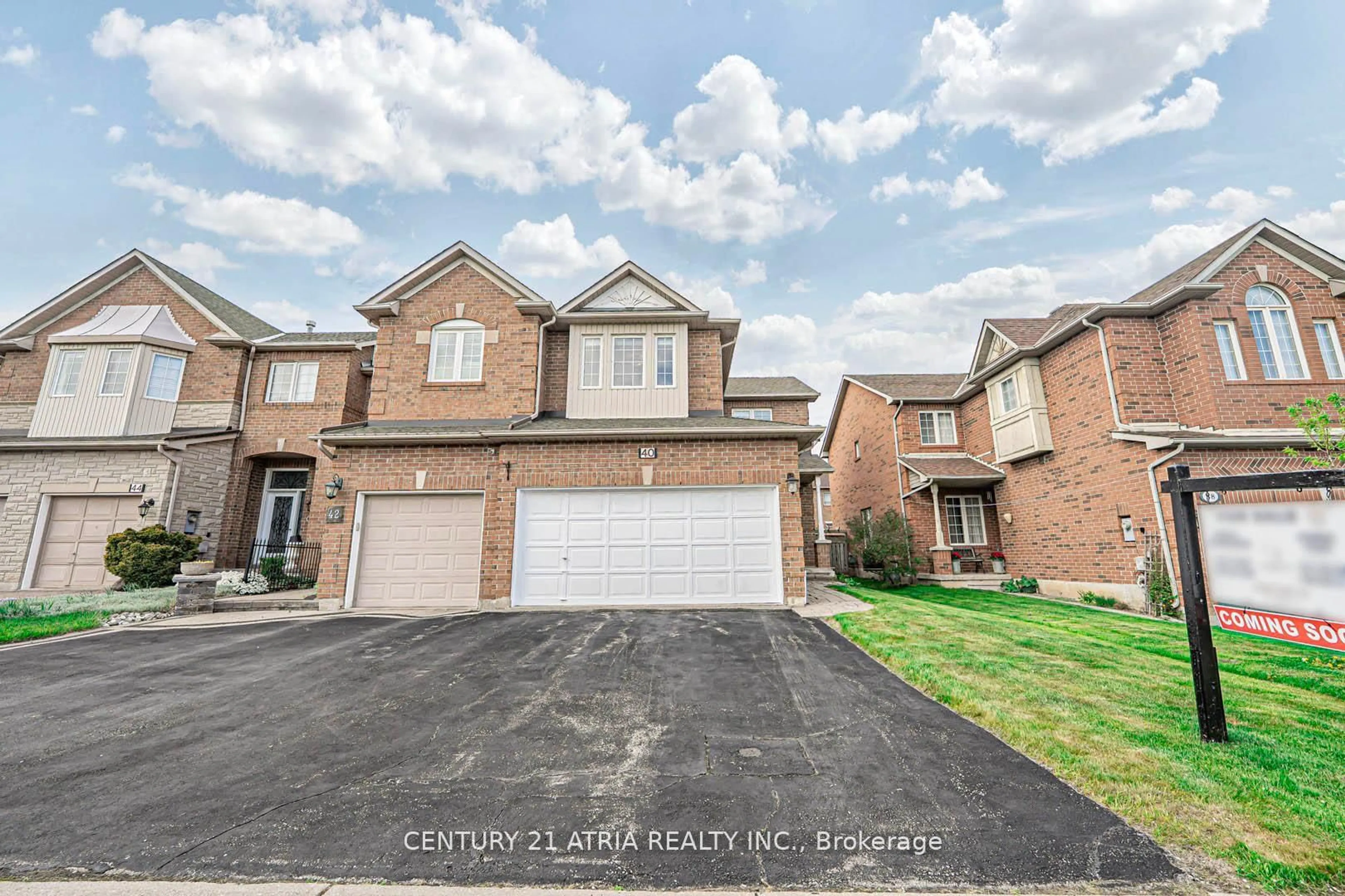 Home with brick exterior material, street for 40 Nottingham Dr, Richmond Hill Ontario L4S 1Z6