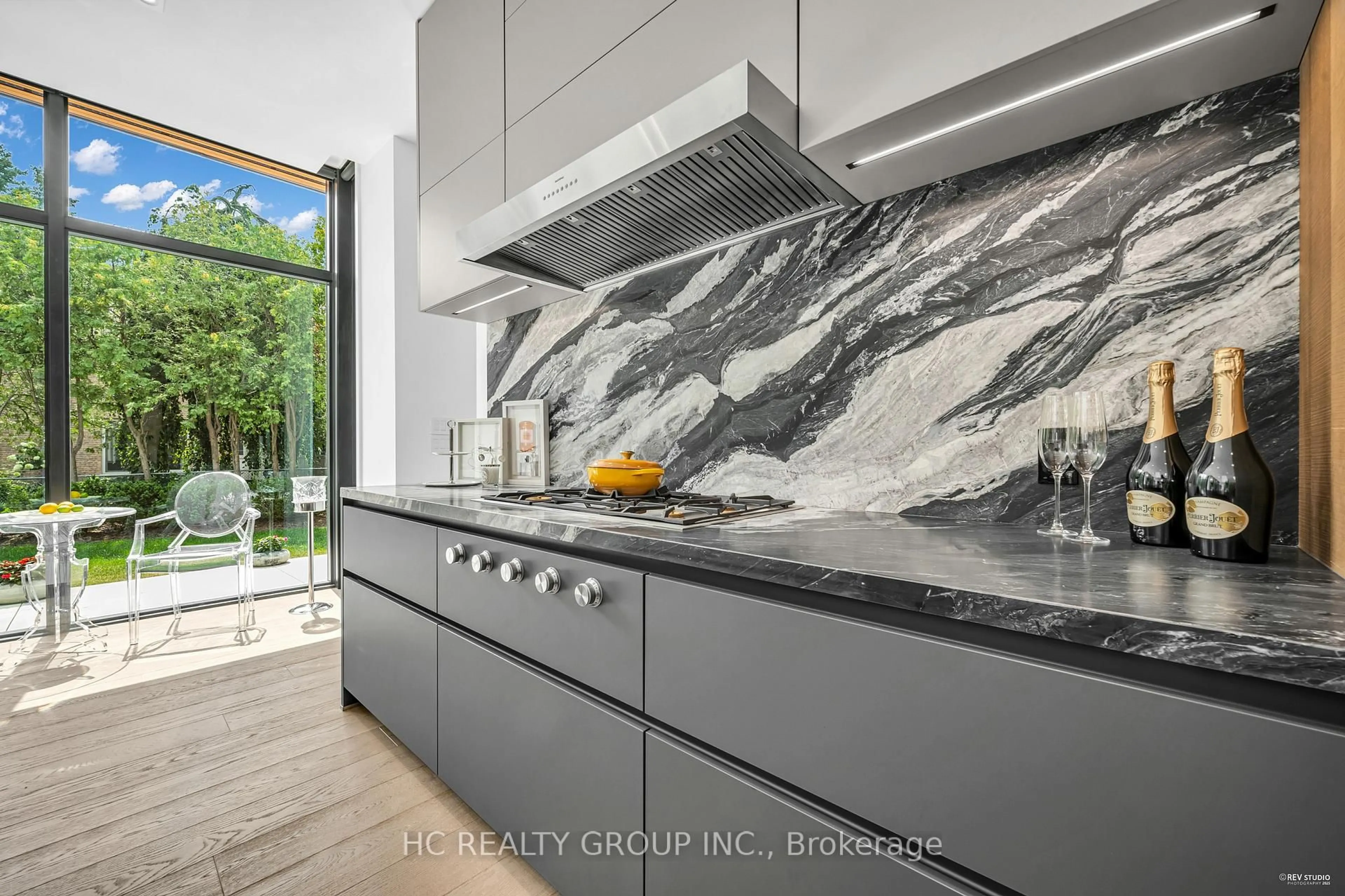 Contemporary kitchen, ceramic/tile floor for 7 Whitelaw Crt, Markham Ontario L3T 5E6