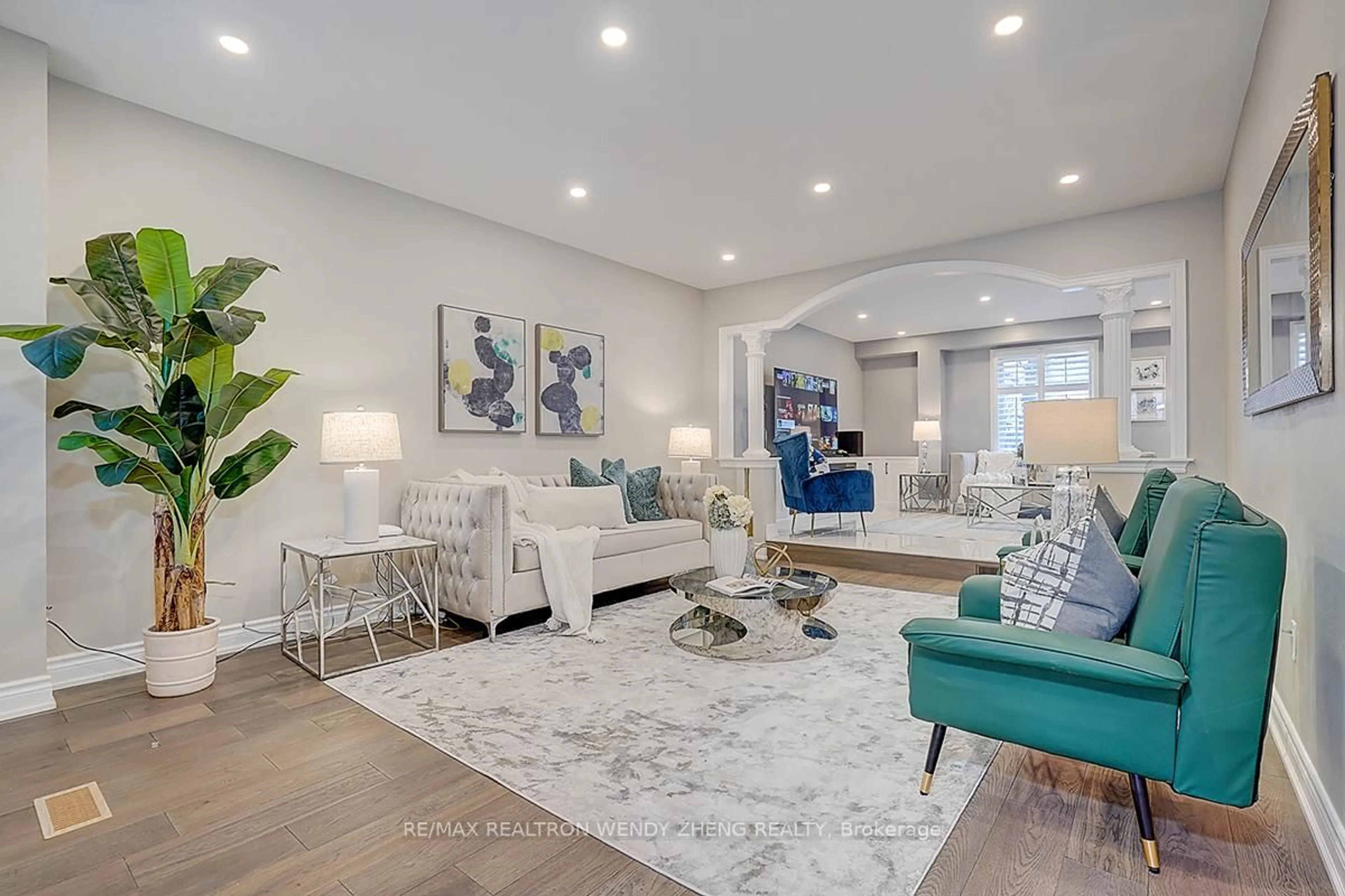 Living room with furniture, unknown for 23 Baycliffe Rd, Markham Ontario L3R 7T9