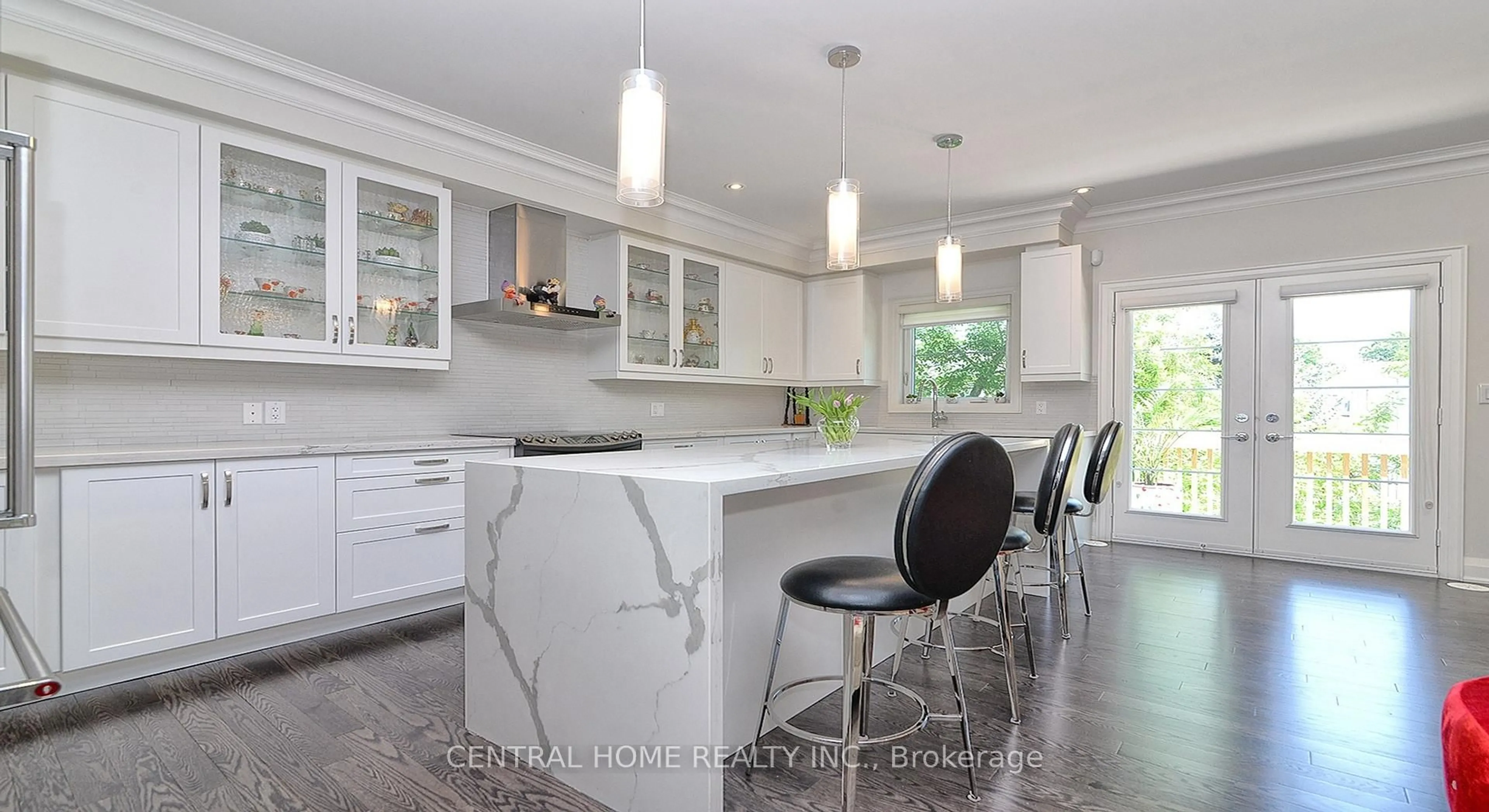 Contemporary kitchen, ceramic/tile floor for 47 Divon Lane, Richmond Hill Ontario L4B 0G4