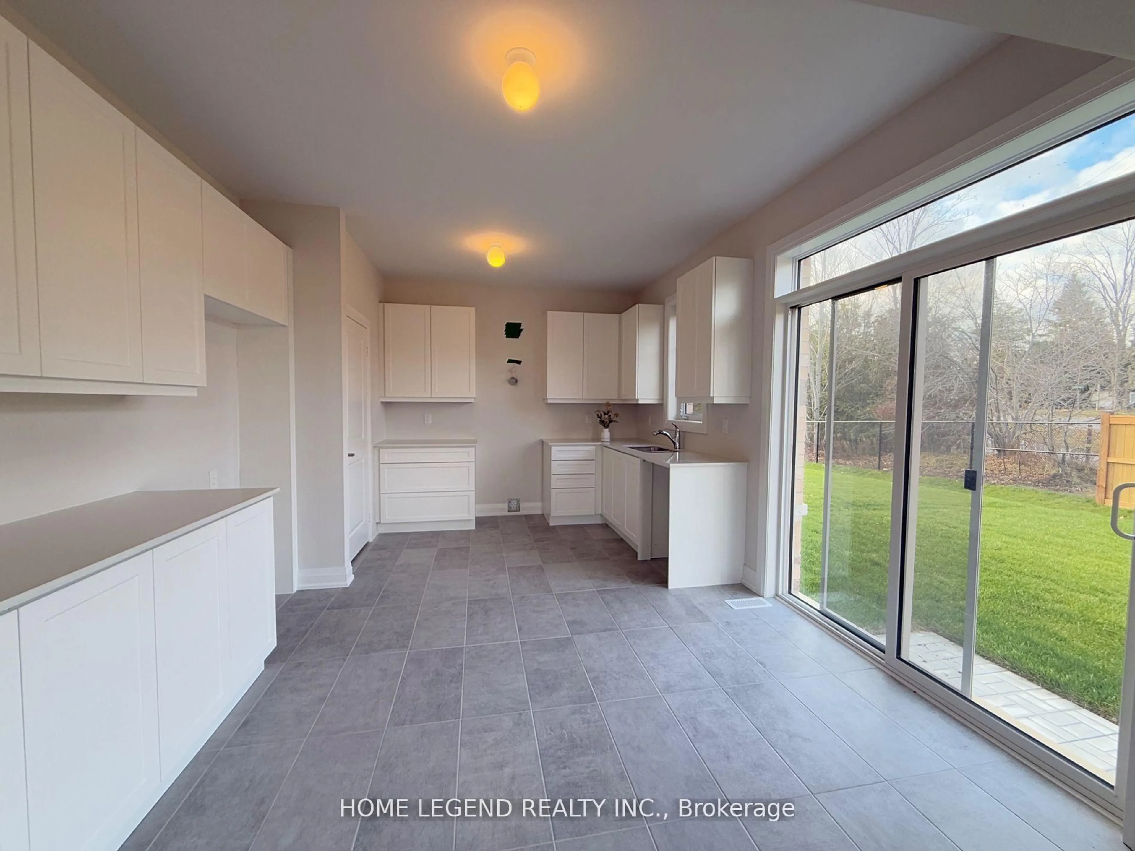 A pic of a room for 2 Rail Trail Crt, Georgina Ontario L0E 1R0