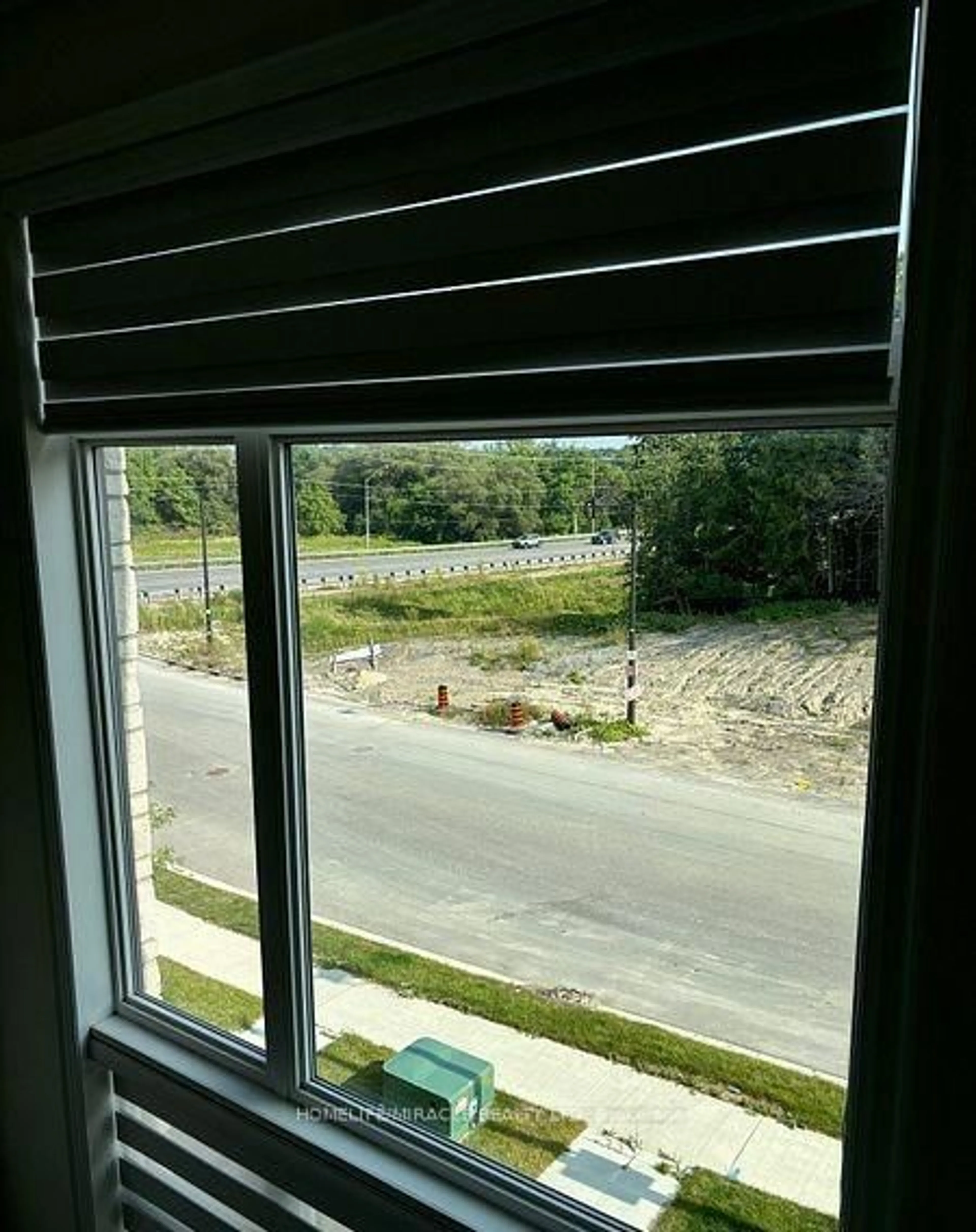 Unknown for 8 Bennington Rd, Newmarket Ontario L3X 0M8